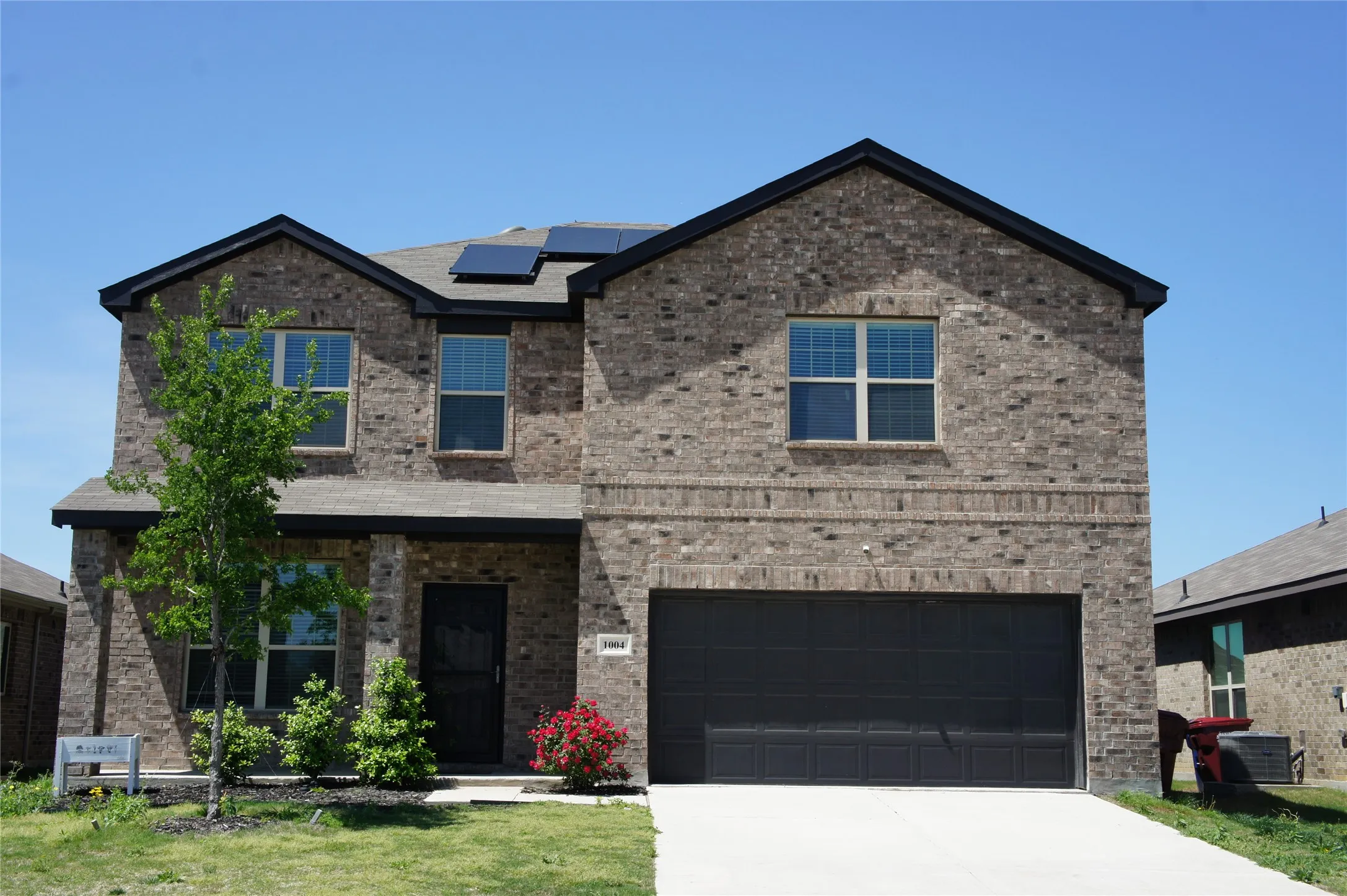 Single Family Residence For Rent in Grayson County , 1004 Waverly Drive, Van Alstyne, Texas 75495, 4 Bedrooms, 3 Bathrooms, 2 Garage spaces, 2,636 Sqft, built in 2021, Price $2,495, mls#21299667, Real Estate Agent in Van Alstyne, Homes For Rent in Grayson county, Homes For Rent in Van Alstyne, Realtor in Van Alstyne Texas, Real Estate Brokerage Independent Realty Texas, Luminita Cordes Realtor
