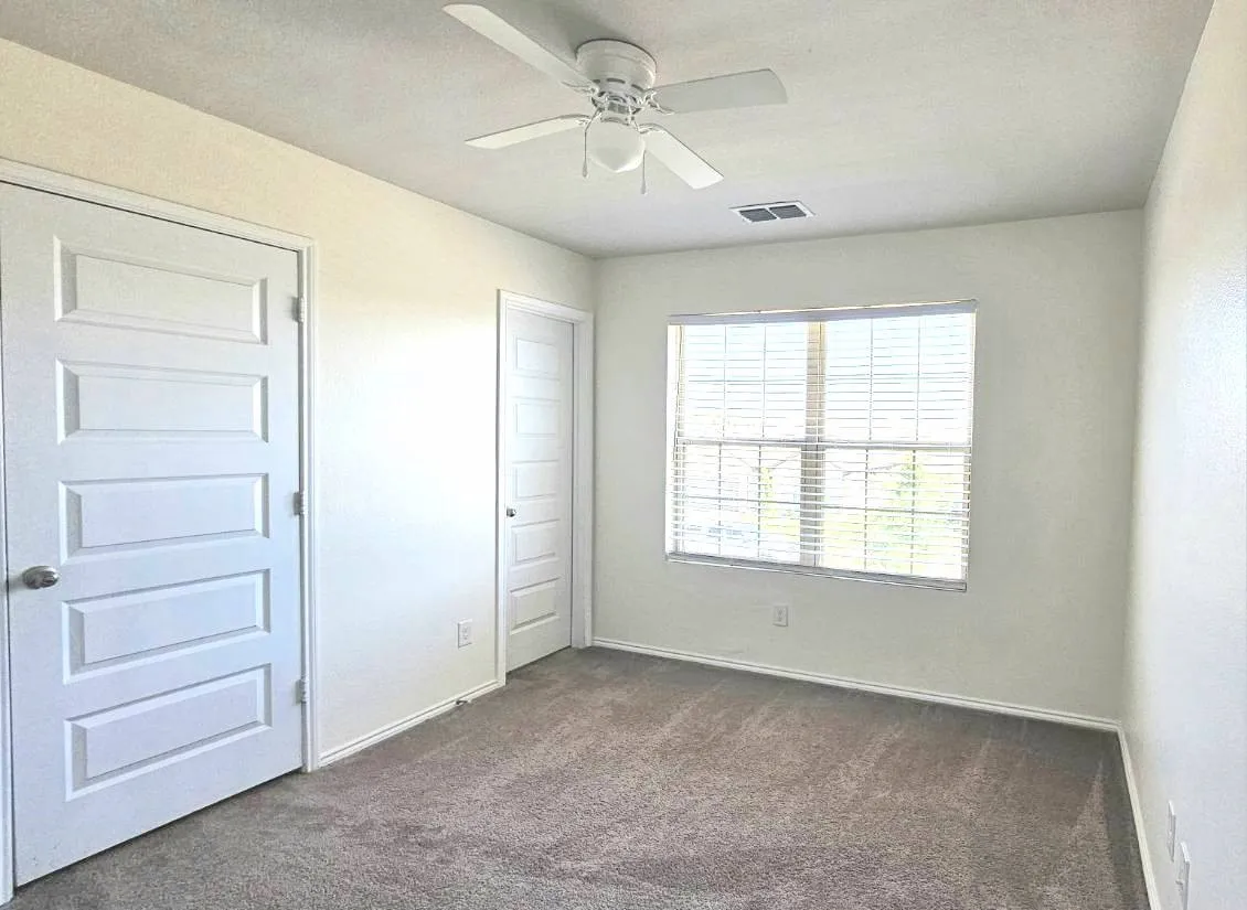 Single Family Residence For Rent in Grayson County , 1004 Waverly Drive, Van Alstyne, Texas 75495, 4 Bedrooms, 3 Bathrooms, 2 Garage spaces, 2,636 Sqft, built in 2021, Price $2,495, mls#21299667, Real Estate Agent in Van Alstyne, Homes For Rent in Grayson county, Homes For Rent in Van Alstyne, Realtor in Van Alstyne Texas, Real Estate Brokerage Independent Realty Texas, Luminita Cordes Realtor