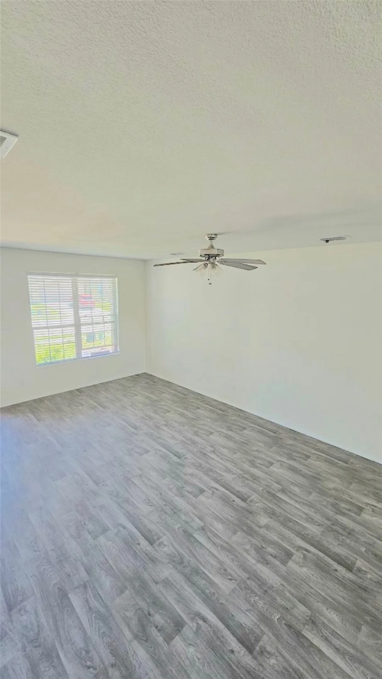 Single Family Residence For Rent in Grayson County , 1004 Waverly Drive, Van Alstyne, Texas 75495, 4 Bedrooms, 3 Bathrooms, 2 Garage spaces, 2,636 Sqft, built in 2021, Price $2,495, mls#21299667, Real Estate Agent in Van Alstyne, Homes For Rent in Grayson county, Homes For Rent in Van Alstyne, Realtor in Van Alstyne Texas, Real Estate Brokerage Independent Realty Texas, Luminita Cordes Realtor