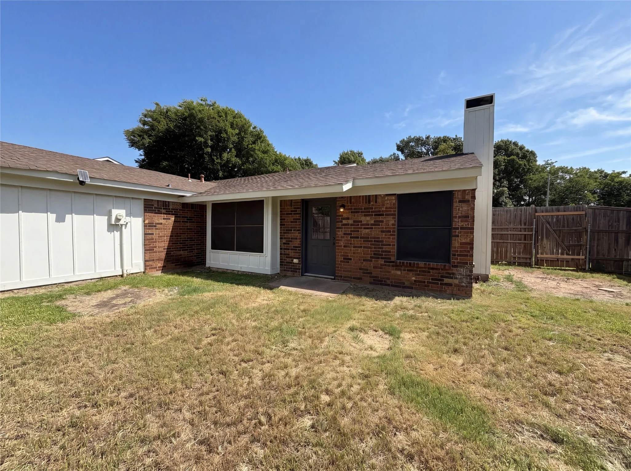Single Family Residence For Sale in Dallas County , 1319 Oak Run Drive, Duncanville, Texas 75137, 3 Bedroom, 2 Bathroom, 2 Garage spaces, 1,450 Sqft, built in 1984, mls#21299666, Real Estate Agent in Duncanville, Homes For Sale in Dallas county, Homes For Sale in Duncanville, Realtor in Duncanville Texas, Real Estate Brokerage Independent Realty Texas, Luminita Cordes Realtor