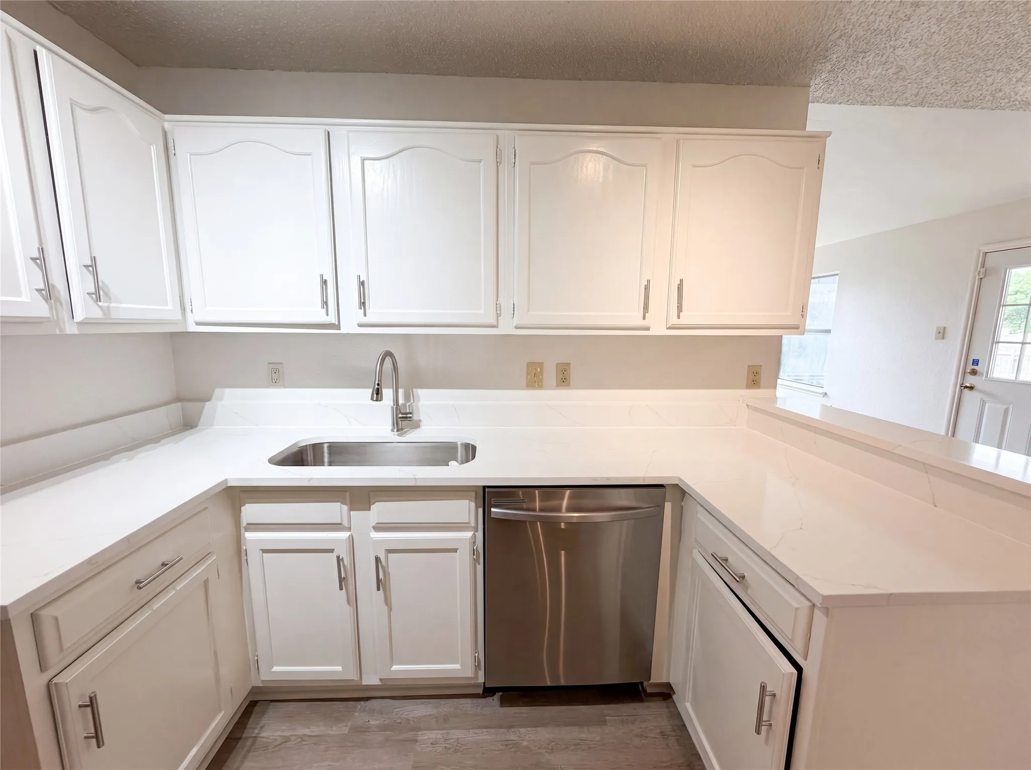 Single Family Residence For Sale in Dallas County , 1319 Oak Run Drive, Duncanville, Texas 75137, 3 Bedroom, 2 Bathroom, 2 Garage spaces, 1,450 Sqft, built in 1984, mls#21299666, Real Estate Agent in Duncanville, Homes For Sale in Dallas county, Homes For Sale in Duncanville, Realtor in Duncanville Texas, Real Estate Brokerage Independent Realty Texas, Luminita Cordes Realtor