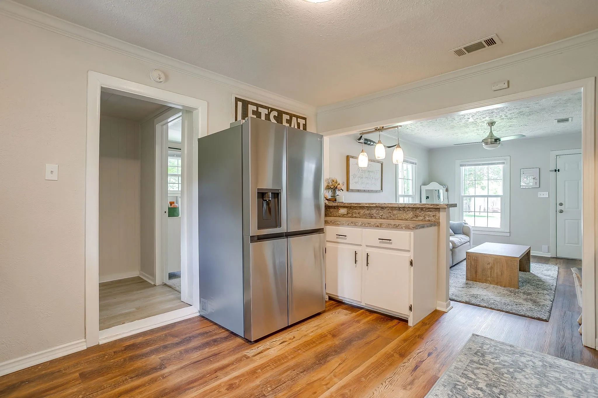 Single Family Residence For Sale in Parker County , 418 E Akard Street, Weatherford, Texas 76086, 3 Bedroom, 1 Bathroom, Garage spaces, 949 Sqft, built in 1950, mls#21268724, Real Estate Agent in Weatherford, Homes For Sale in Parker county, Homes For Sale in Weatherford, Realtor in Weatherford Texas, Real Estate Brokerage Independent Realty Texas, Luminita Cordes Realtor