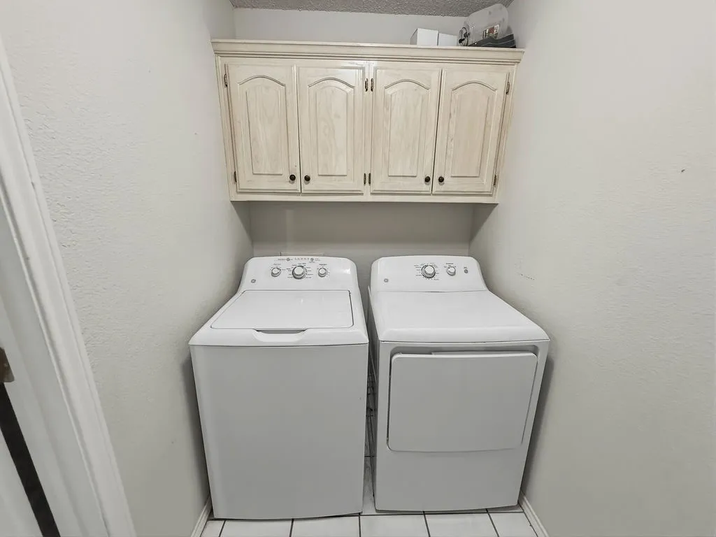 Single Family Residence For Sale in Hopkins County , 1857 Woodbridge Drive, Sulphur Springs, Texas 75482, 3 Bedroom, 2 Bathroom, 2 Garage spaces, 1,947 Sqft, built in 1999, mls#21297800, Real Estate Agent in Sulphur Springs, Homes For Sale in Hopkins county, Homes For Sale in Sulphur Springs, Realtor in Sulphur Springs Texas, Real Estate Brokerage Independent Realty Texas, Luminita Cordes Realtor