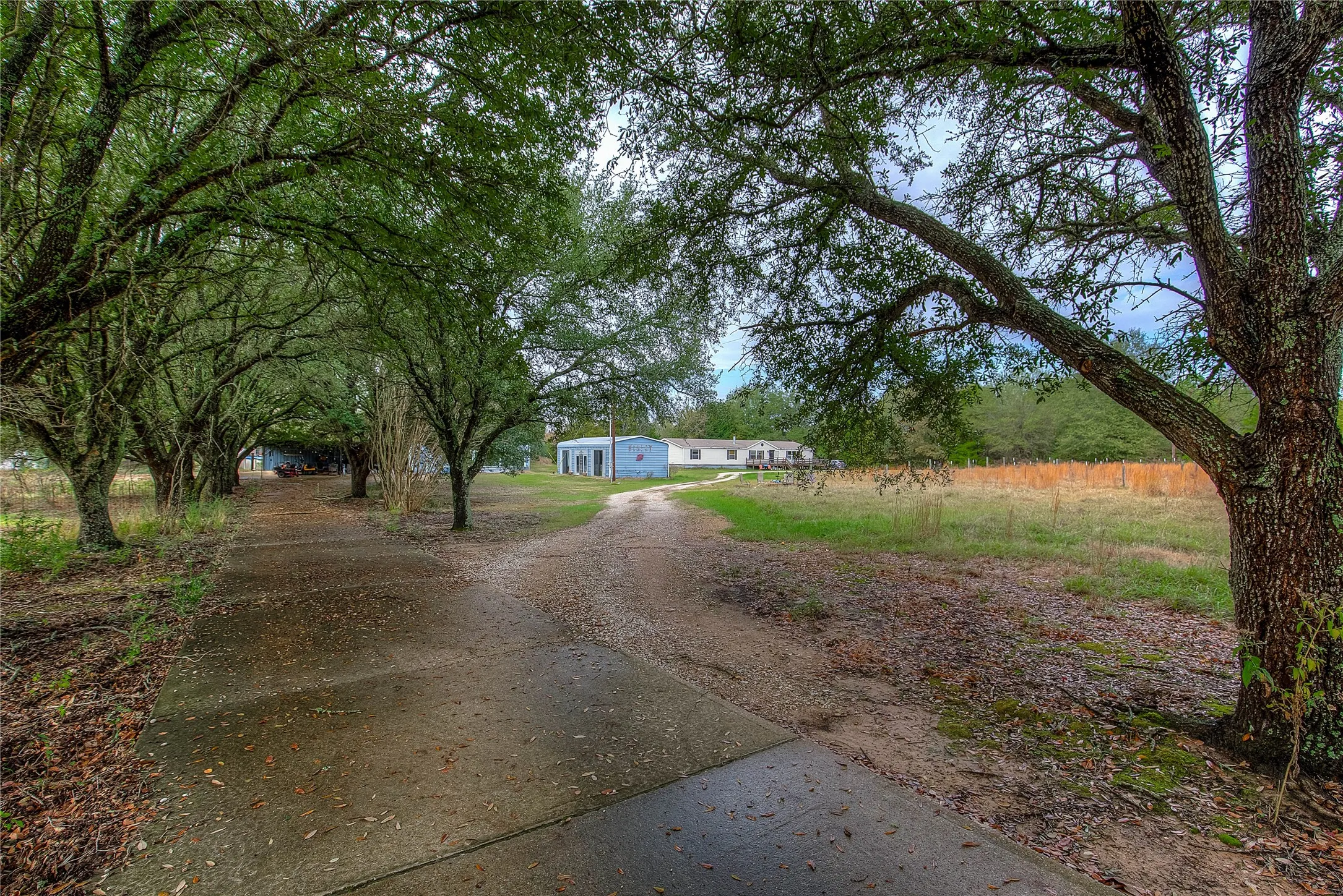 Manufactured Home For Sale in Smith County , 25378 US Highway 80, Grand Saline, Texas 75140, 4 Bedroom, 2 Bathroom, Garage spaces, 2,280 Sqft, built in 2007, mls#21299676, Real Estate Agent in Grand Saline, Homes For Sale in Smith county, Homes For Sale in Grand Saline, Realtor in Grand Saline Texas, Real Estate Brokerage Independent Realty Texas, Luminita Cordes Realtor