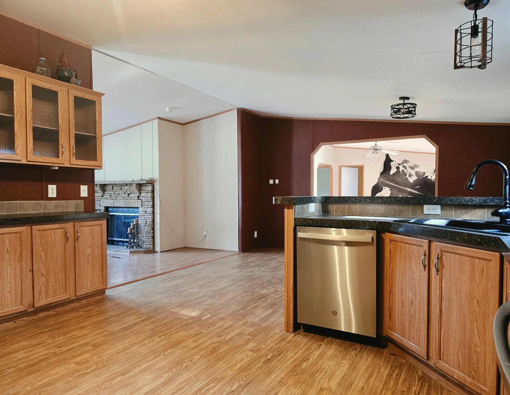 Manufactured Home For Sale in Smith County , 25378 US Highway 80, Grand Saline, Texas 75140, 4 Bedroom, 2 Bathroom, Garage spaces, 2,280 Sqft, built in 2007, mls#21299676, Real Estate Agent in Grand Saline, Homes For Sale in Smith county, Homes For Sale in Grand Saline, Realtor in Grand Saline Texas, Real Estate Brokerage Independent Realty Texas, Luminita Cordes Realtor