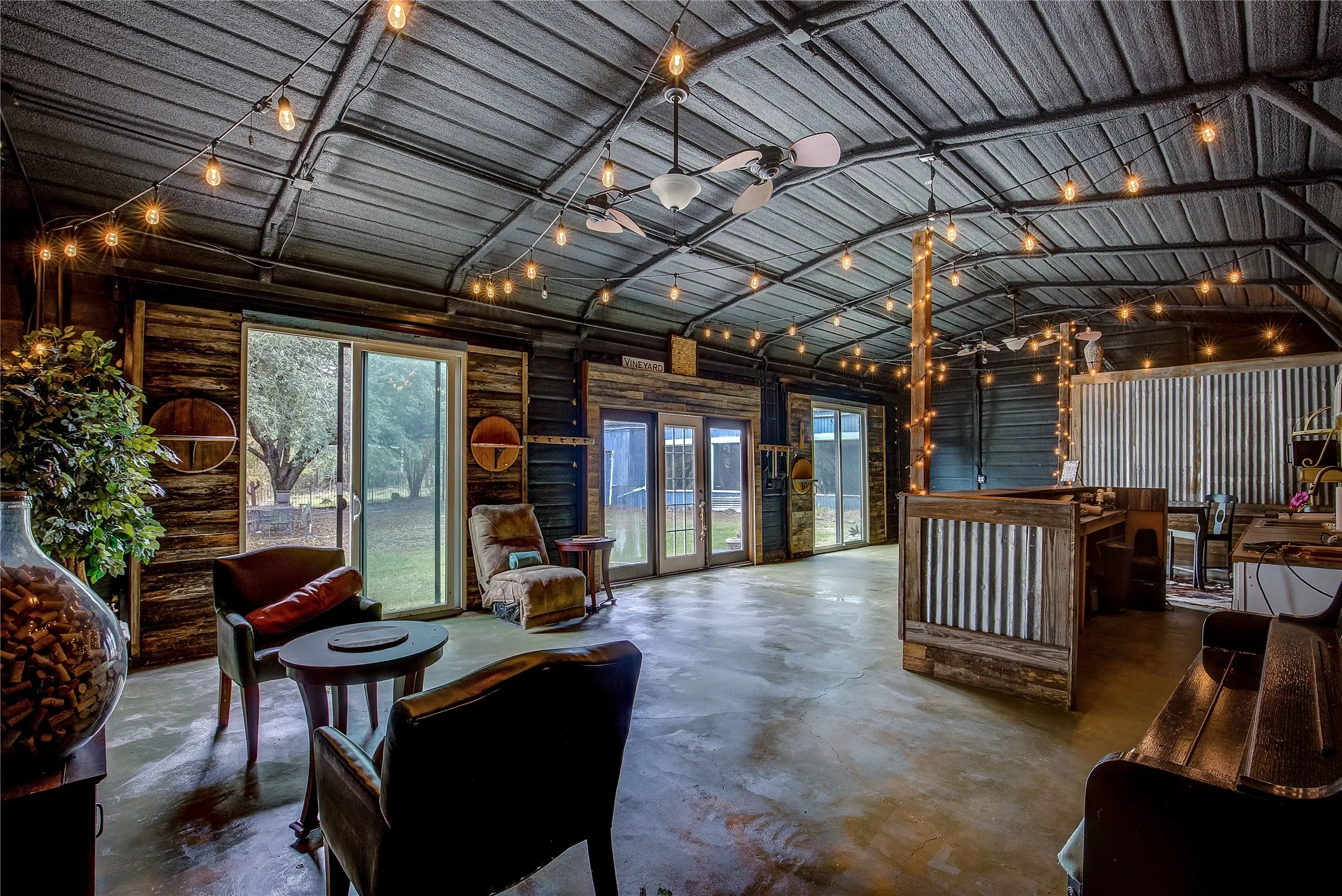 Manufactured Home For Sale in Smith County , 25378 US Highway 80, Grand Saline, Texas 75140, 4 Bedroom, 2 Bathroom, Garage spaces, 2,280 Sqft, built in 2007, mls#21299676, Real Estate Agent in Grand Saline, Homes For Sale in Smith county, Homes For Sale in Grand Saline, Realtor in Grand Saline Texas, Real Estate Brokerage Independent Realty Texas, Luminita Cordes Realtor