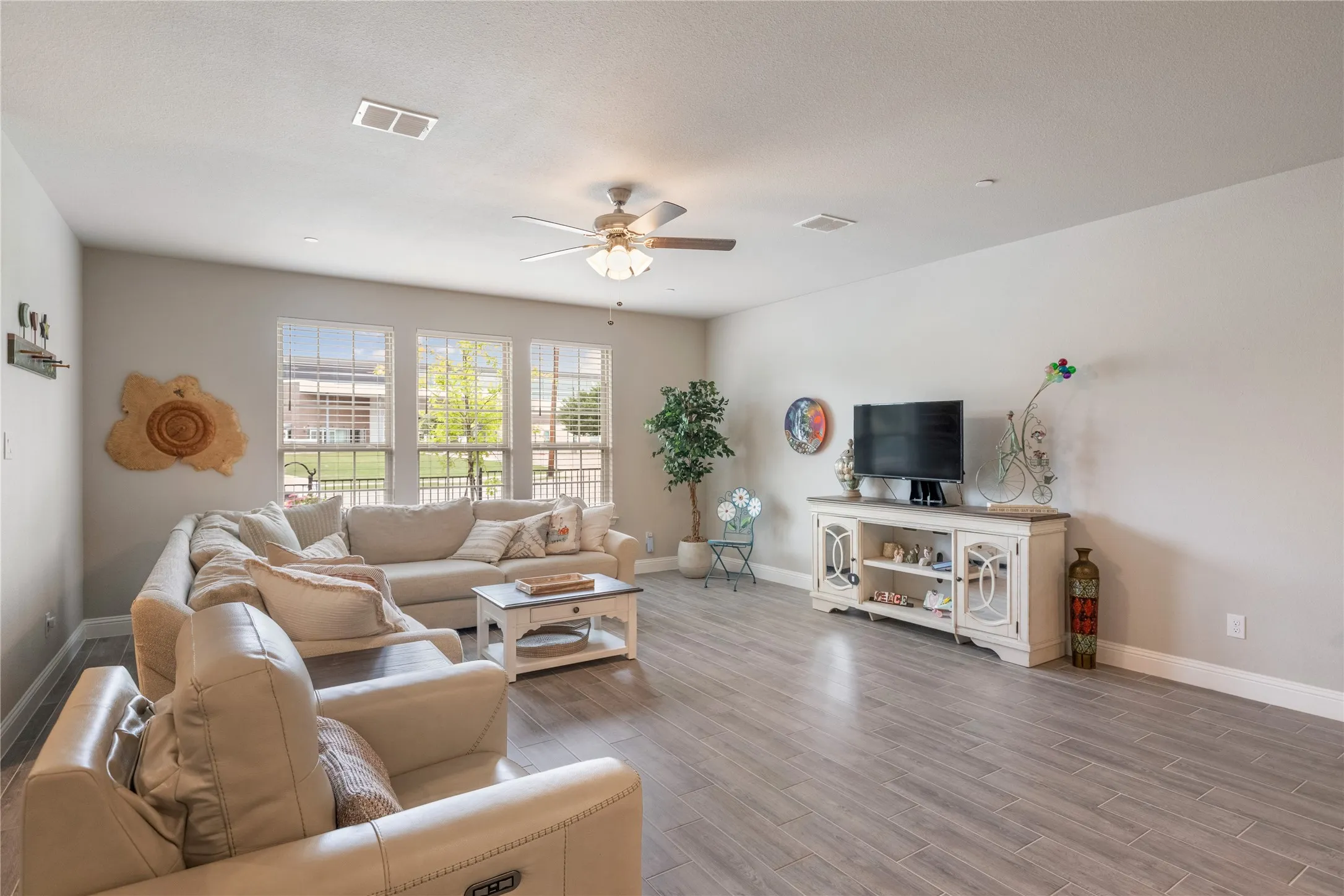 Townhouse For Sale in Tarrant County , 5948 Bursey Road, Watauga, Texas 76148, 3 Bedroom, 3 Bathroom, 2 Garage spaces, 2,230 Sqft, built in 2023, mls#21295198, Real Estate Agent in Watauga, Homes For Sale in Tarrant county, Homes For Sale in Watauga, Realtor in Watauga Texas, Real Estate Brokerage Independent Realty Texas, Luminita Cordes Realtor