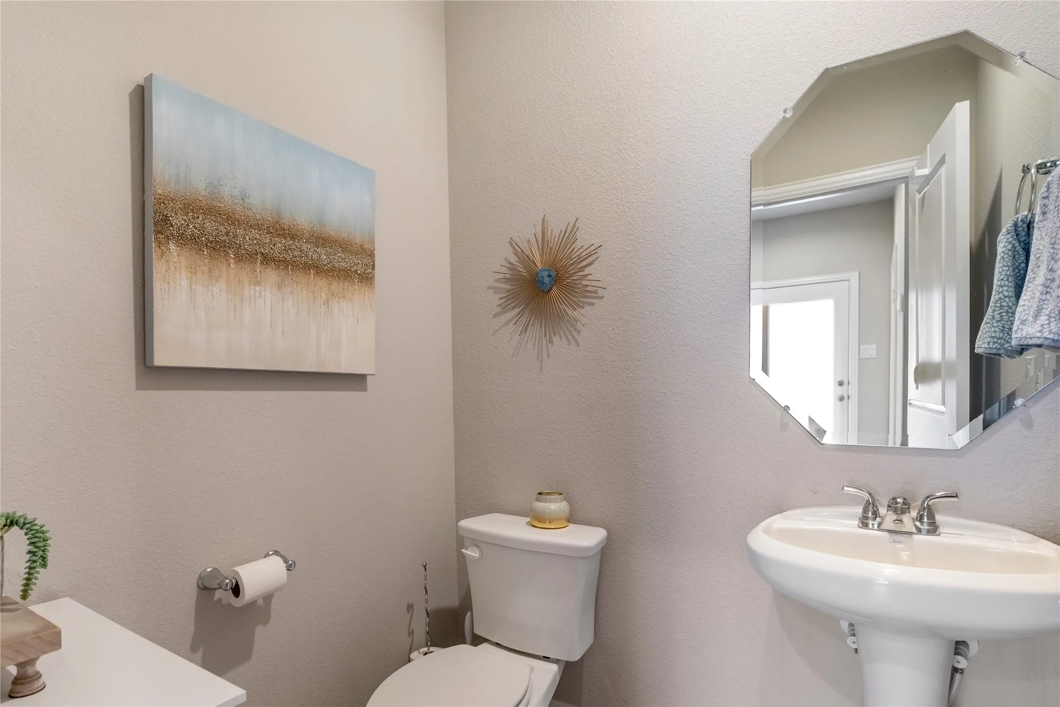 Townhouse For Sale in Tarrant County , 5948 Bursey Road, Watauga, Texas 76148, 3 Bedroom, 3 Bathroom, 2 Garage spaces, 2,230 Sqft, built in 2023, mls#21295198, Real Estate Agent in Watauga, Homes For Sale in Tarrant county, Homes For Sale in Watauga, Realtor in Watauga Texas, Real Estate Brokerage Independent Realty Texas, Luminita Cordes Realtor