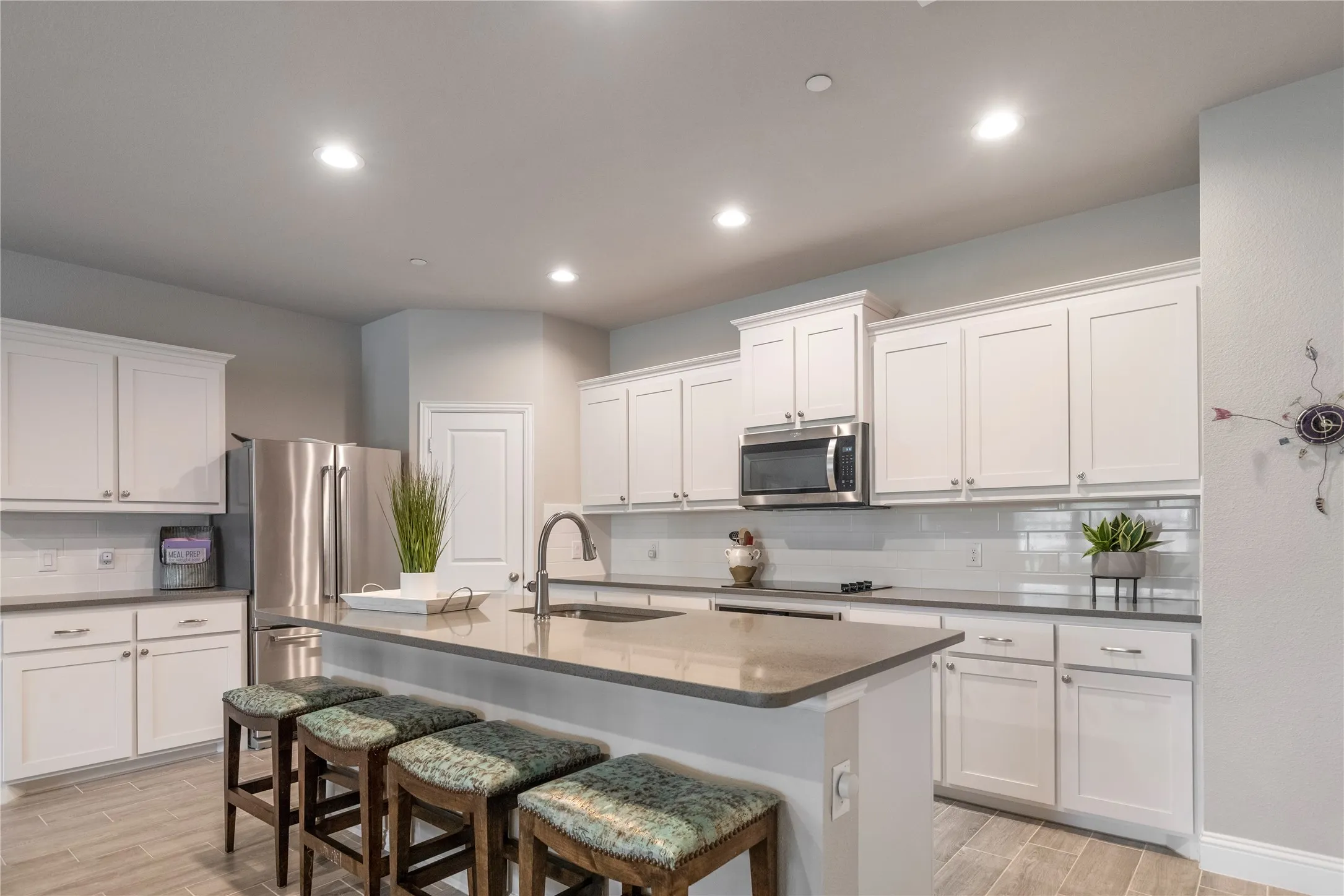 Townhouse For Sale in Tarrant County , 5948 Bursey Road, Watauga, Texas 76148, 3 Bedroom, 3 Bathroom, 2 Garage spaces, 2,230 Sqft, built in 2023, mls#21295198, Real Estate Agent in Watauga, Homes For Sale in Tarrant county, Homes For Sale in Watauga, Realtor in Watauga Texas, Real Estate Brokerage Independent Realty Texas, Luminita Cordes Realtor