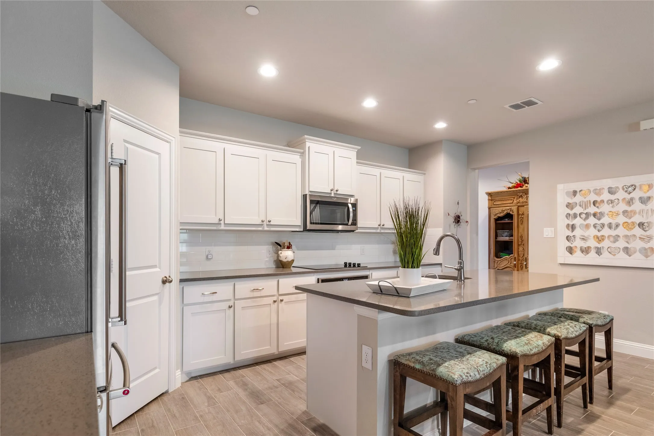 Townhouse For Sale in Tarrant County , 5948 Bursey Road, Watauga, Texas 76148, 3 Bedroom, 3 Bathroom, 2 Garage spaces, 2,230 Sqft, built in 2023, mls#21295198, Real Estate Agent in Watauga, Homes For Sale in Tarrant county, Homes For Sale in Watauga, Realtor in Watauga Texas, Real Estate Brokerage Independent Realty Texas, Luminita Cordes Realtor