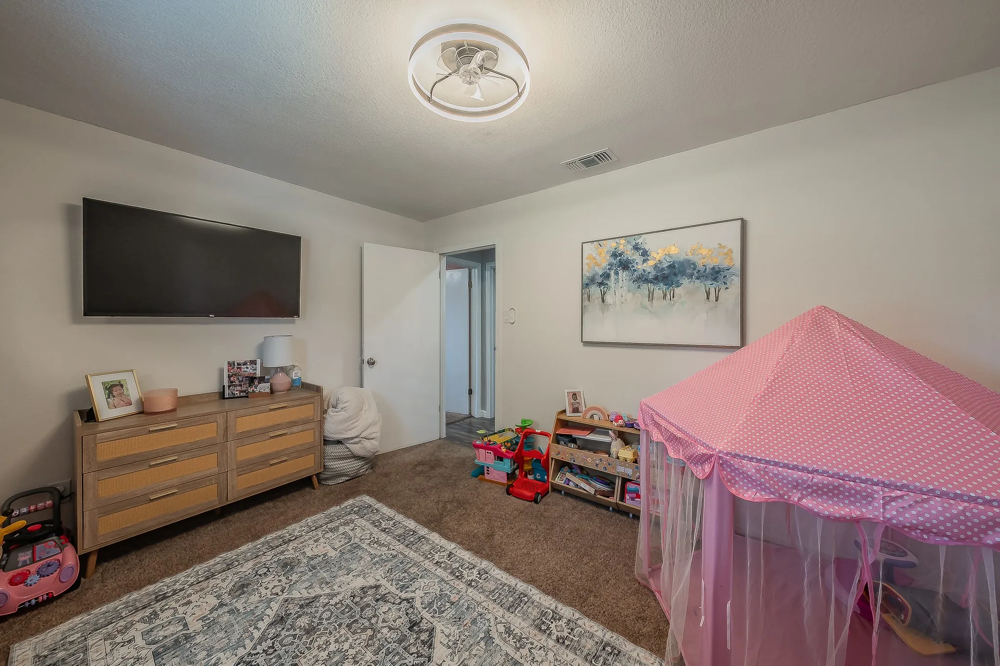 Single Family Residence For Sale in Parker County , 350 S Pearson Lane, Azle, Texas 76020, 3 Bedroom, 2 Bathroom, 1 Garage spaces, 1,533 Sqft, built in 1986, mls#21275058, Real Estate Agent in Azle, Homes For Sale in Parker county, Homes For Sale in Azle, Realtor in Azle Texas, Real Estate Brokerage Independent Realty Texas, Luminita Cordes Realtor