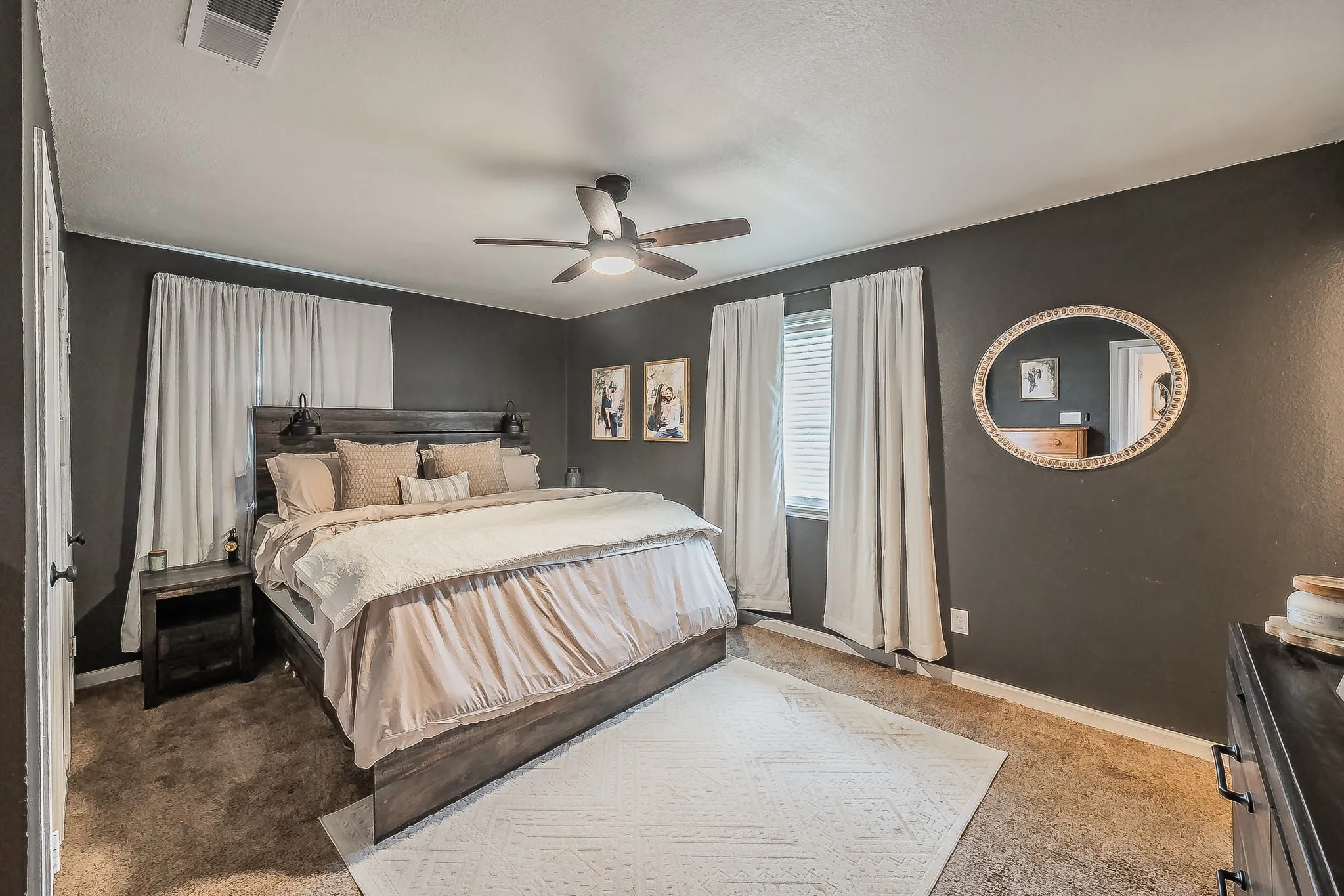 Single Family Residence For Sale in Parker County , 350 S Pearson Lane, Azle, Texas 76020, 3 Bedroom, 2 Bathroom, 1 Garage spaces, 1,533 Sqft, built in 1986, mls#21275058, Real Estate Agent in Azle, Homes For Sale in Parker county, Homes For Sale in Azle, Realtor in Azle Texas, Real Estate Brokerage Independent Realty Texas, Luminita Cordes Realtor