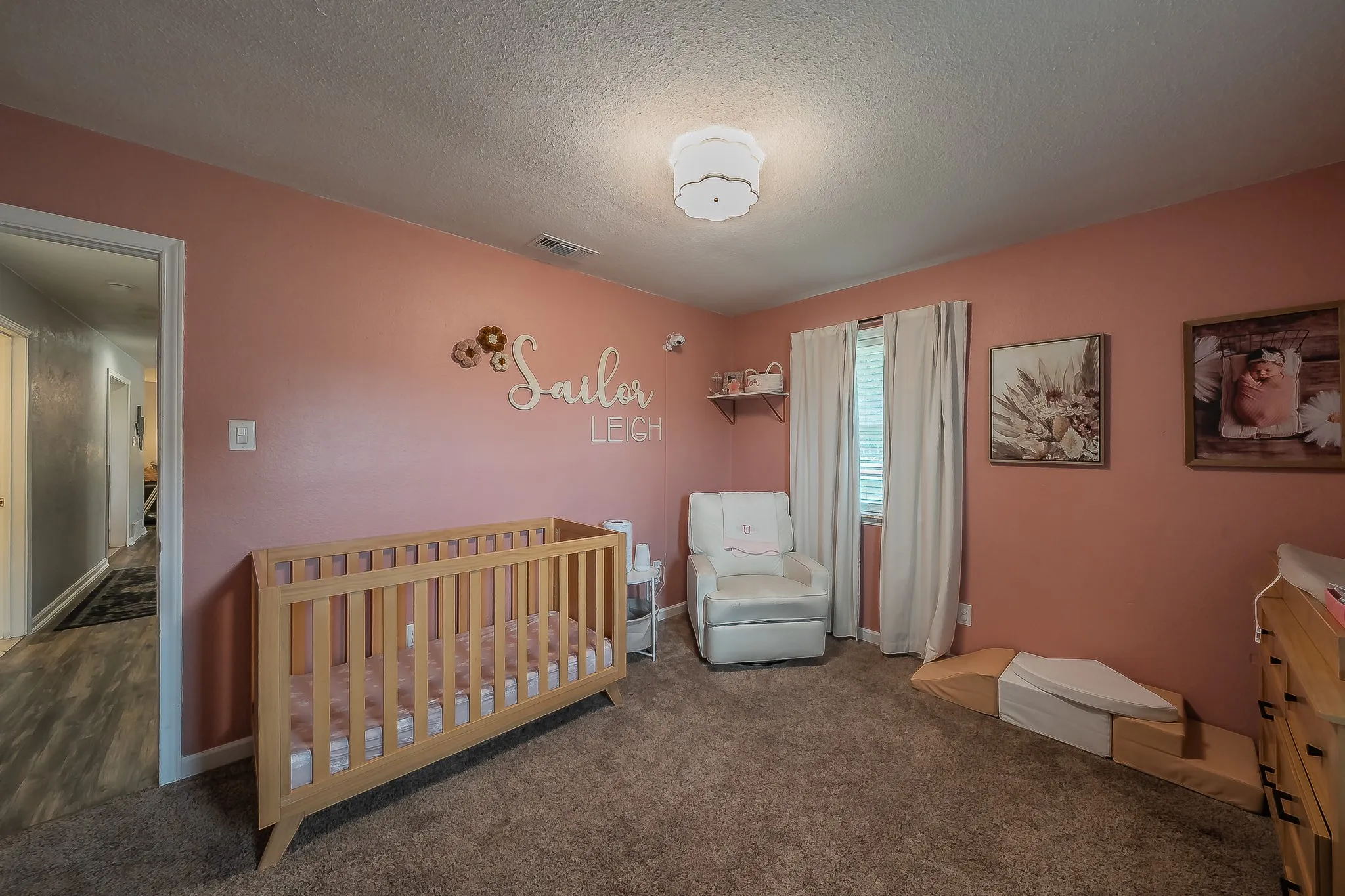 Single Family Residence For Sale in Parker County , 350 S Pearson Lane, Azle, Texas 76020, 3 Bedroom, 2 Bathroom, 1 Garage spaces, 1,533 Sqft, built in 1986, mls#21275058, Real Estate Agent in Azle, Homes For Sale in Parker county, Homes For Sale in Azle, Realtor in Azle Texas, Real Estate Brokerage Independent Realty Texas, Luminita Cordes Realtor