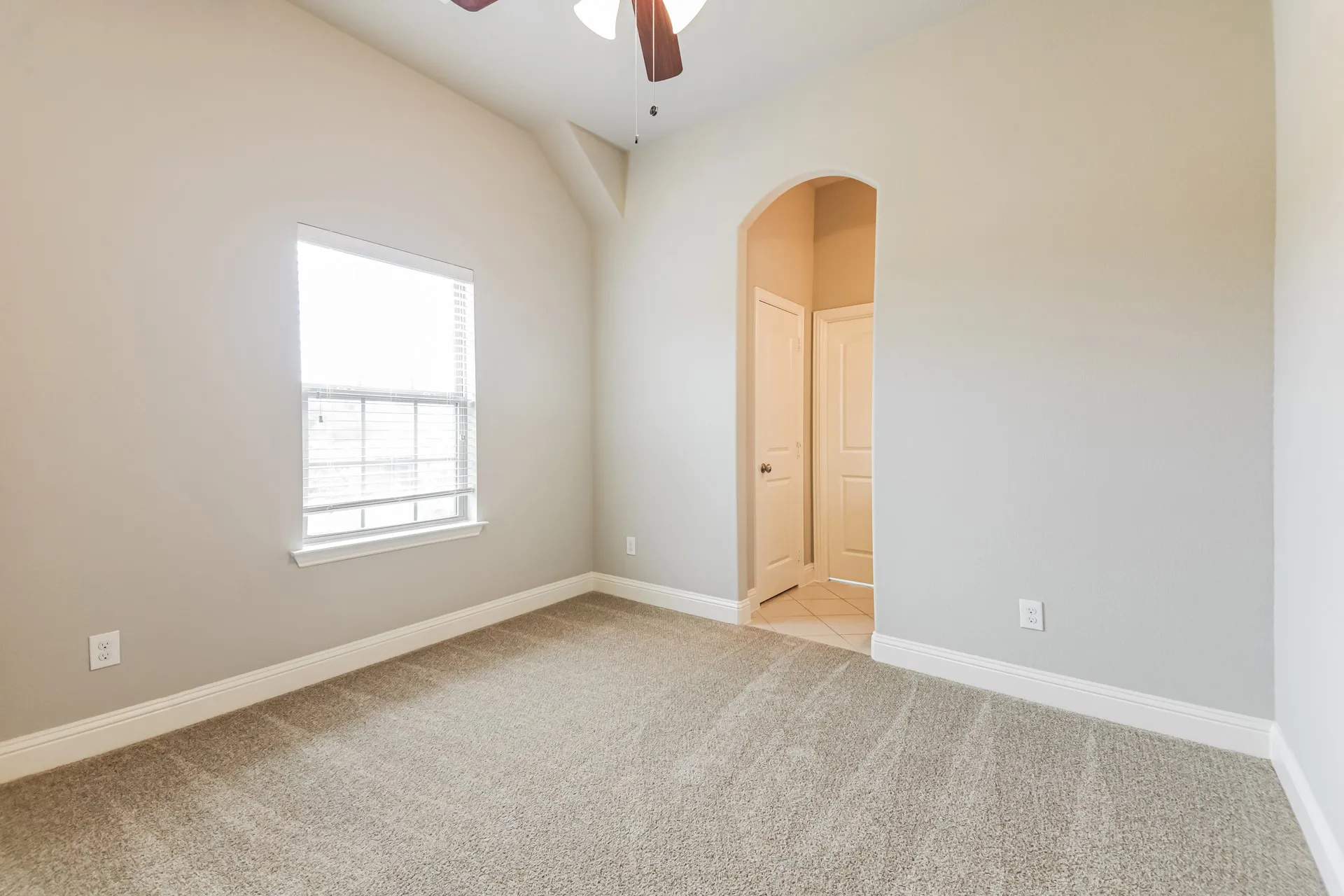 Single Family Residence For Sale in Rockwall County , 1543 Intessa Court, Mclendon Chisholm, Texas 75032, 5 Bedroom, 4 Bathroom, 3 Garage spaces, 2,667 Sqft, built in 2017, mls#21297074, Real Estate Agent in Mclendon Chisholm, Homes For Sale in Rockwall county, Homes For Sale in Mclendon Chisholm, Realtor in Mclendon Chisholm Texas, Real Estate Brokerage Independent Realty Texas, Luminita Cordes Realtor