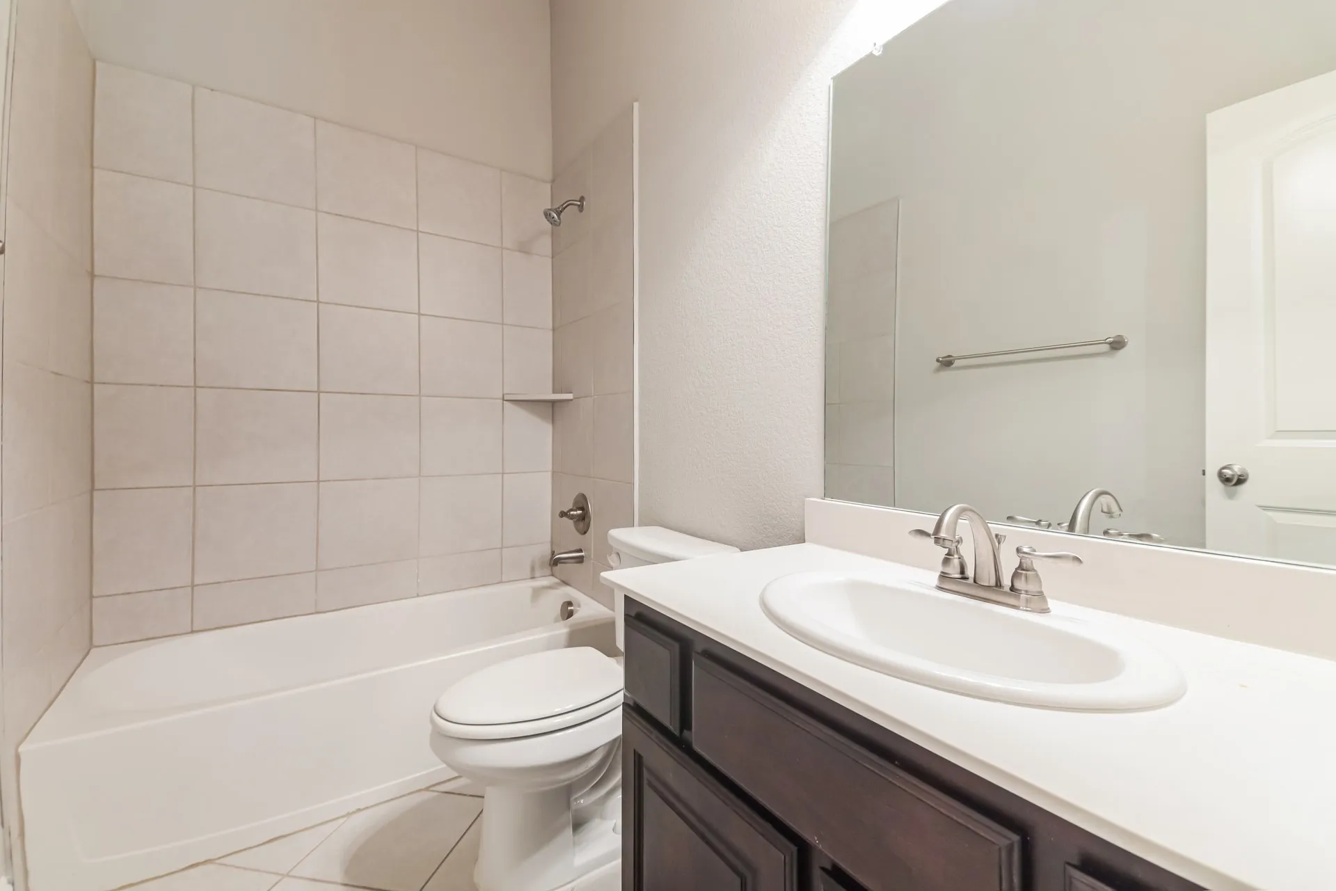 Single Family Residence For Sale in Rockwall County , 1543 Intessa Court, Mclendon Chisholm, Texas 75032, 5 Bedroom, 4 Bathroom, 3 Garage spaces, 2,667 Sqft, built in 2017, mls#21297074, Real Estate Agent in Mclendon Chisholm, Homes For Sale in Rockwall county, Homes For Sale in Mclendon Chisholm, Realtor in Mclendon Chisholm Texas, Real Estate Brokerage Independent Realty Texas, Luminita Cordes Realtor