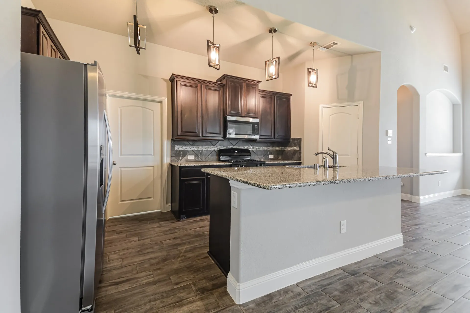 Single Family Residence For Sale in Rockwall County , 1543 Intessa Court, Mclendon Chisholm, Texas 75032, 5 Bedroom, 4 Bathroom, 3 Garage spaces, 2,667 Sqft, built in 2017, mls#21297074, Real Estate Agent in Mclendon Chisholm, Homes For Sale in Rockwall county, Homes For Sale in Mclendon Chisholm, Realtor in Mclendon Chisholm Texas, Real Estate Brokerage Independent Realty Texas, Luminita Cordes Realtor