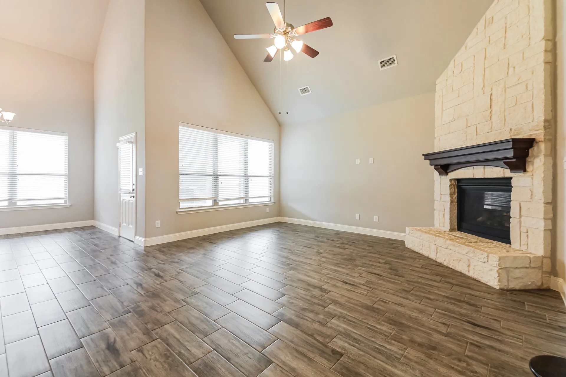 Single Family Residence For Sale in Rockwall County , 1543 Intessa Court, Mclendon Chisholm, Texas 75032, 5 Bedroom, 4 Bathroom, 3 Garage spaces, 2,667 Sqft, built in 2017, mls#21297074, Real Estate Agent in Mclendon Chisholm, Homes For Sale in Rockwall county, Homes For Sale in Mclendon Chisholm, Realtor in Mclendon Chisholm Texas, Real Estate Brokerage Independent Realty Texas, Luminita Cordes Realtor