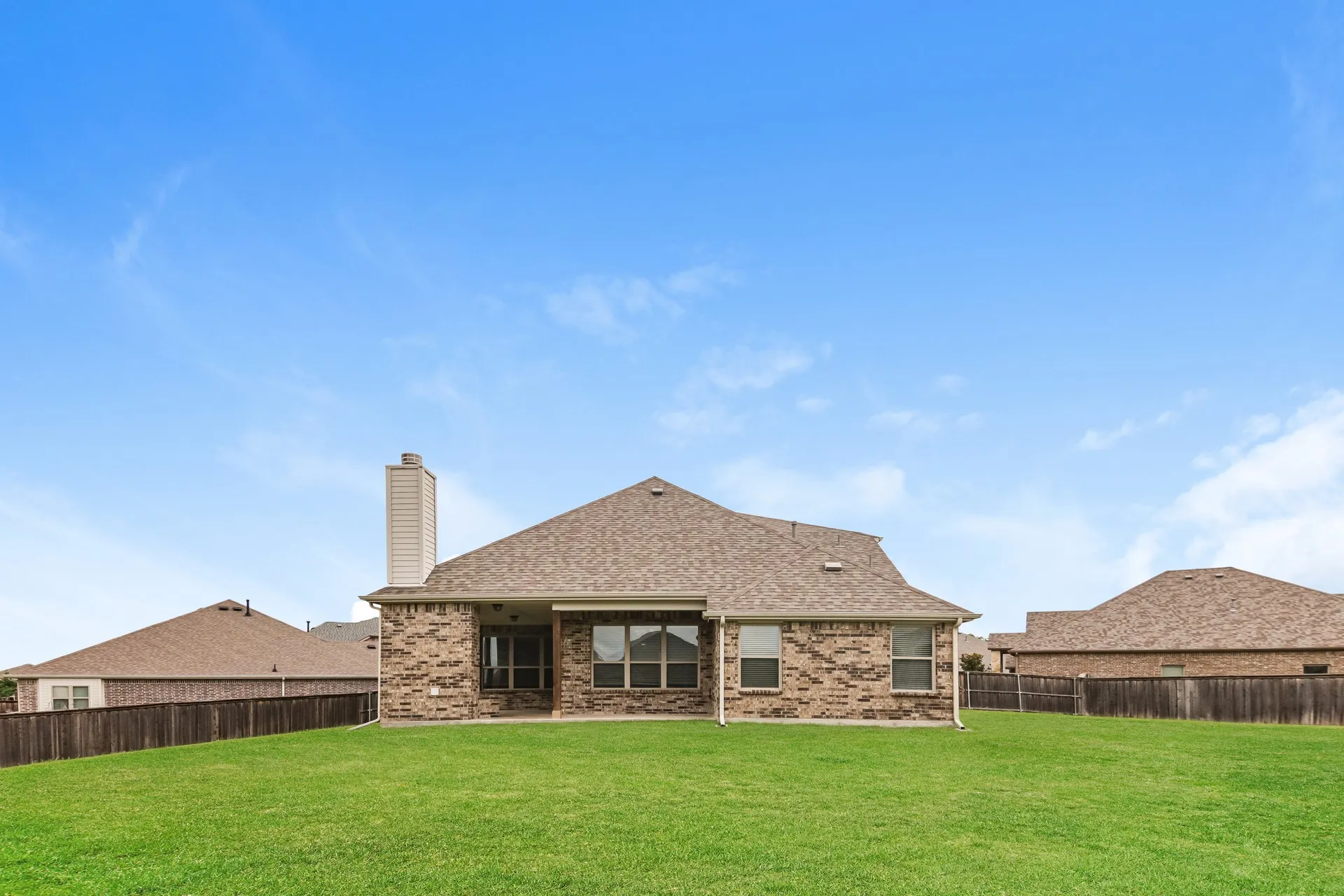 Single Family Residence For Sale in Rockwall County , 1543 Intessa Court, Mclendon Chisholm, Texas 75032, 5 Bedroom, 4 Bathroom, 3 Garage spaces, 2,667 Sqft, built in 2017, mls#21297074, Real Estate Agent in Mclendon Chisholm, Homes For Sale in Rockwall county, Homes For Sale in Mclendon Chisholm, Realtor in Mclendon Chisholm Texas, Real Estate Brokerage Independent Realty Texas, Luminita Cordes Realtor