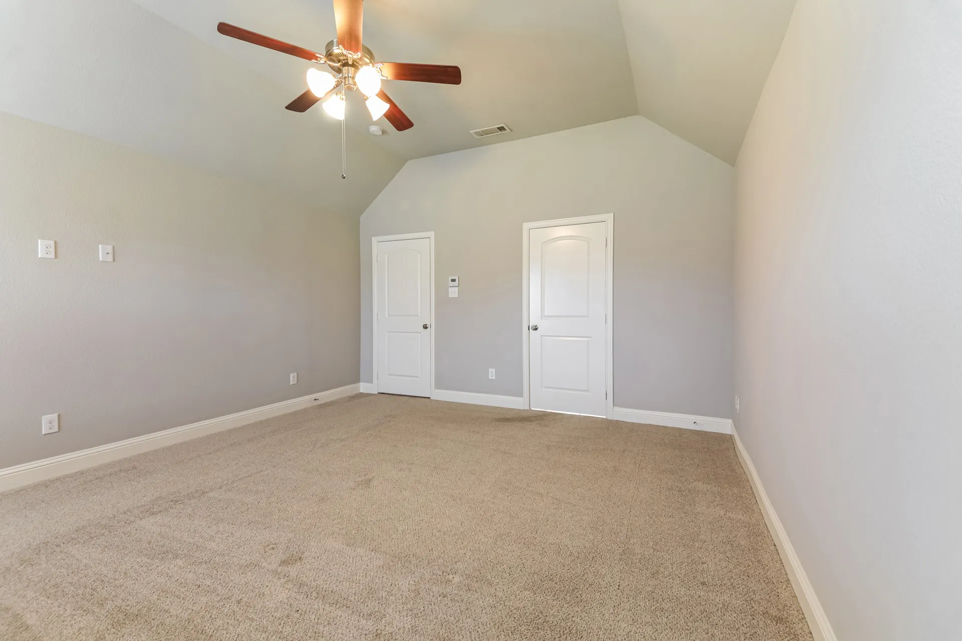 Single Family Residence For Sale in Rockwall County , 1543 Intessa Court, Mclendon Chisholm, Texas 75032, 5 Bedroom, 4 Bathroom, 3 Garage spaces, 2,667 Sqft, built in 2017, mls#21297074, Real Estate Agent in Mclendon Chisholm, Homes For Sale in Rockwall county, Homes For Sale in Mclendon Chisholm, Realtor in Mclendon Chisholm Texas, Real Estate Brokerage Independent Realty Texas, Luminita Cordes Realtor