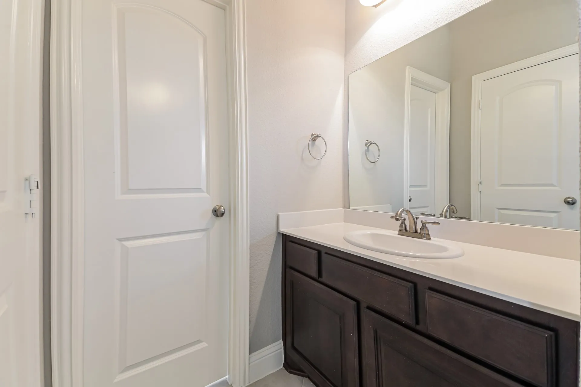 Single Family Residence For Sale in Rockwall County , 1543 Intessa Court, Mclendon Chisholm, Texas 75032, 5 Bedroom, 4 Bathroom, 3 Garage spaces, 2,667 Sqft, built in 2017, mls#21297074, Real Estate Agent in Mclendon Chisholm, Homes For Sale in Rockwall county, Homes For Sale in Mclendon Chisholm, Realtor in Mclendon Chisholm Texas, Real Estate Brokerage Independent Realty Texas, Luminita Cordes Realtor