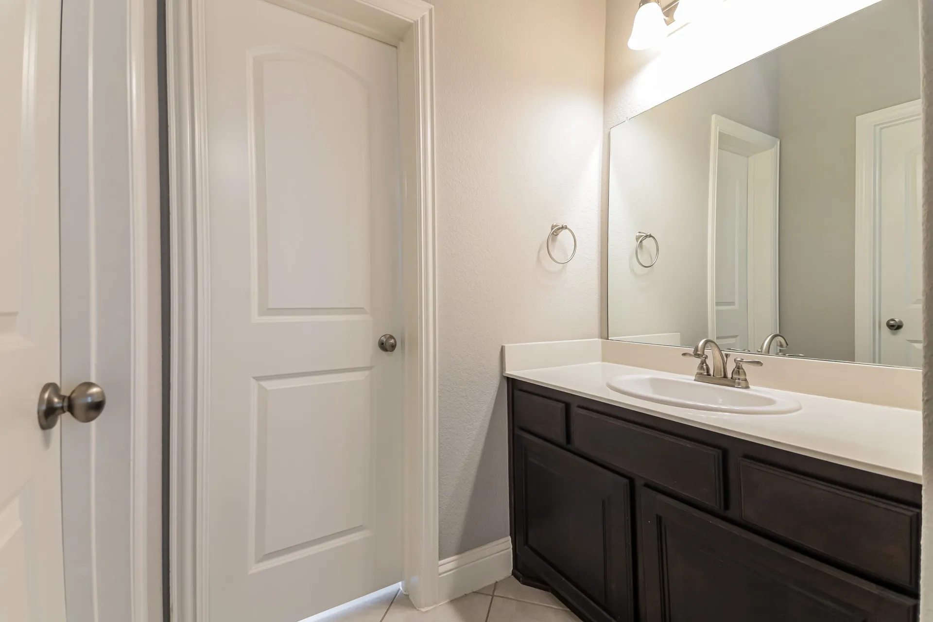 Single Family Residence For Sale in Rockwall County , 1543 Intessa Court, Mclendon Chisholm, Texas 75032, 5 Bedroom, 4 Bathroom, 3 Garage spaces, 2,667 Sqft, built in 2017, mls#21297074, Real Estate Agent in Mclendon Chisholm, Homes For Sale in Rockwall county, Homes For Sale in Mclendon Chisholm, Realtor in Mclendon Chisholm Texas, Real Estate Brokerage Independent Realty Texas, Luminita Cordes Realtor