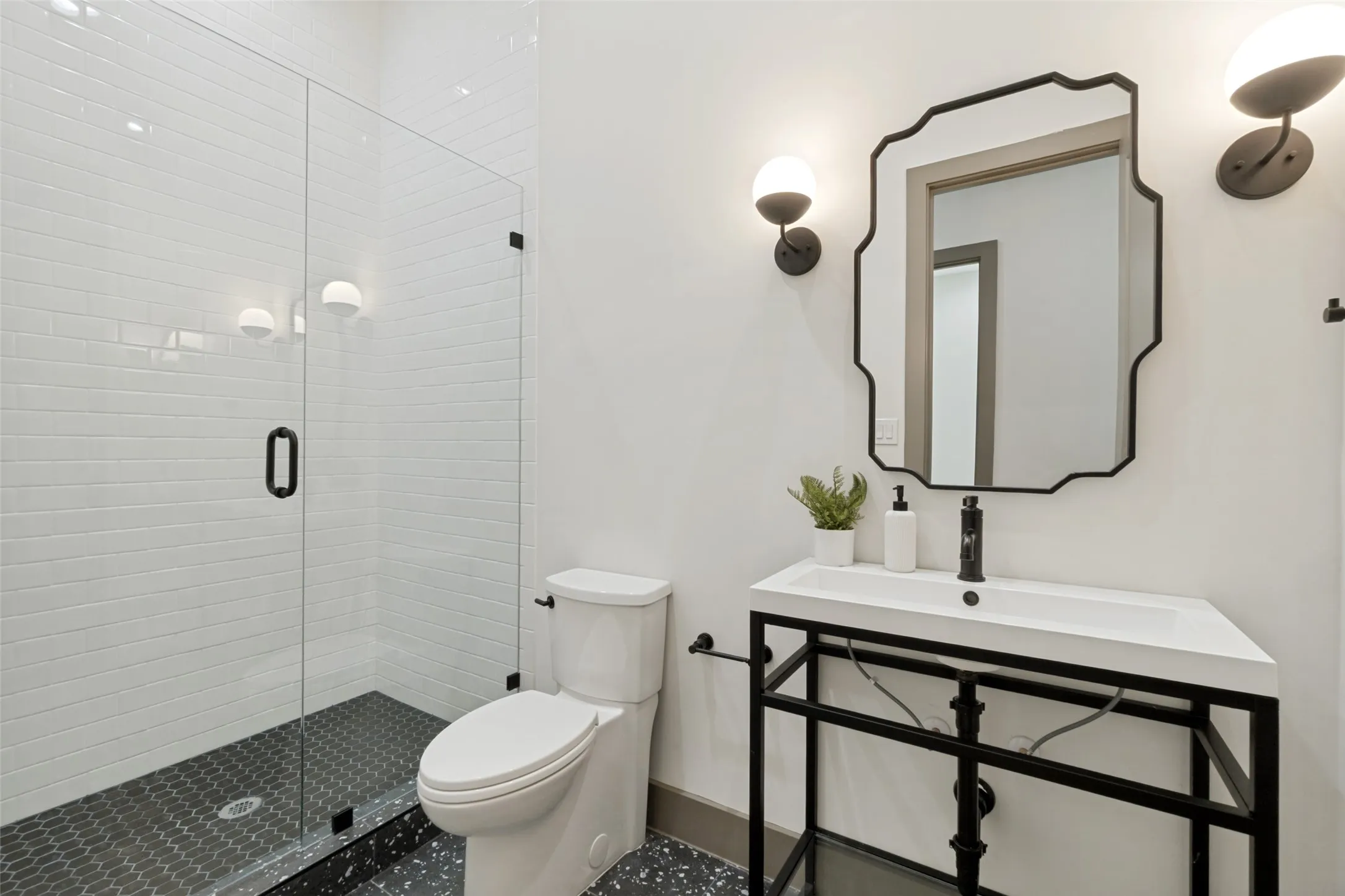 Single Family Residence For Sale in Dallas County , 3716 W Beverly Drive, Dallas, Texas 75209, 4 Bedroom, 4 Bathroom, 2 Garage spaces, 3,061 Sqft, built in 2023, mls#21299685, Real Estate Agent in Dallas, Homes For Sale in Dallas county, Homes For Sale in Dallas, Realtor in Dallas Texas, Real Estate Brokerage Independent Realty Texas, Luminita Cordes Realtor
