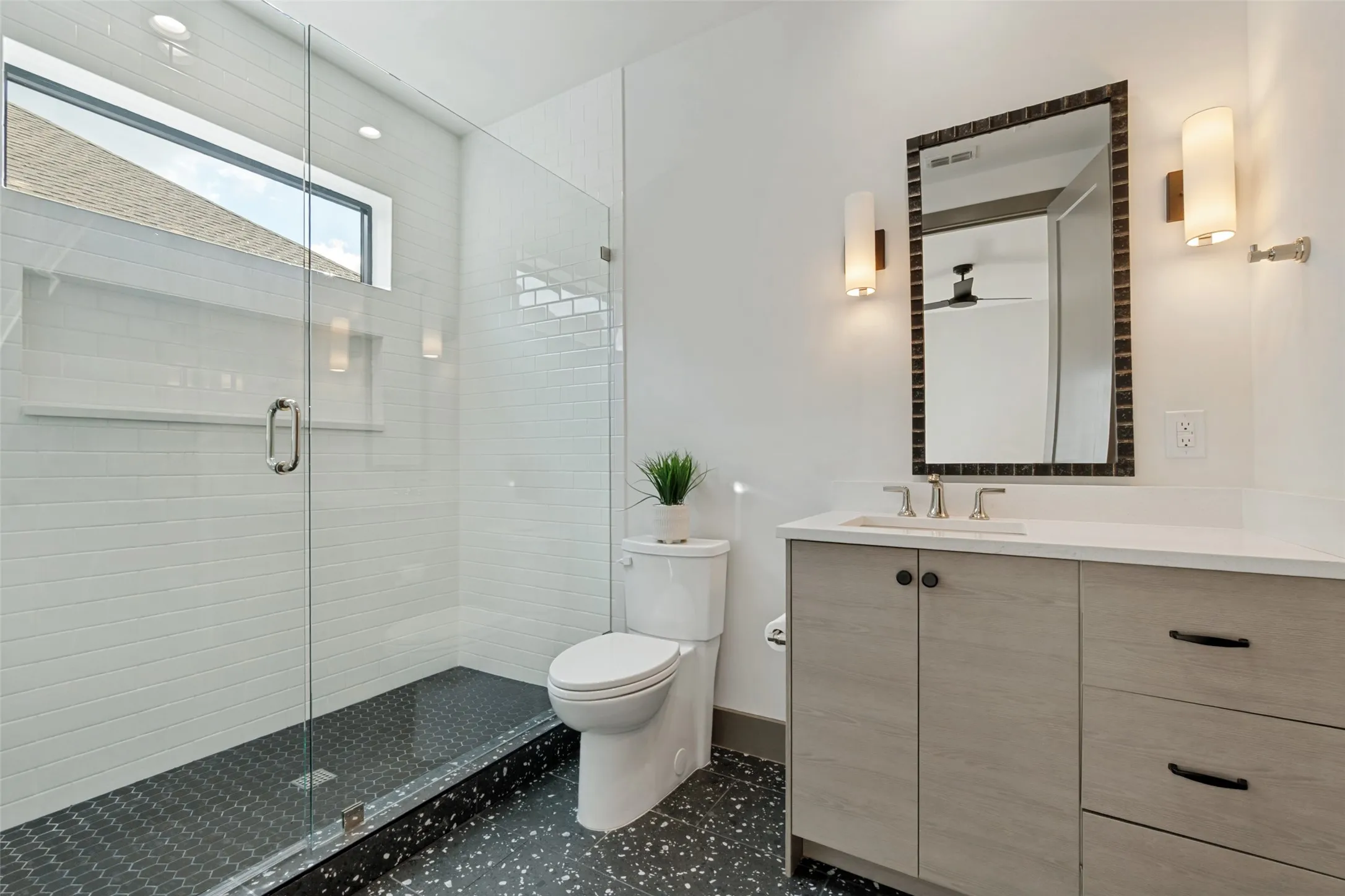 Single Family Residence For Sale in Dallas County , 3716 W Beverly Drive, Dallas, Texas 75209, 4 Bedroom, 4 Bathroom, 2 Garage spaces, 3,061 Sqft, built in 2023, mls#21299685, Real Estate Agent in Dallas, Homes For Sale in Dallas county, Homes For Sale in Dallas, Realtor in Dallas Texas, Real Estate Brokerage Independent Realty Texas, Luminita Cordes Realtor