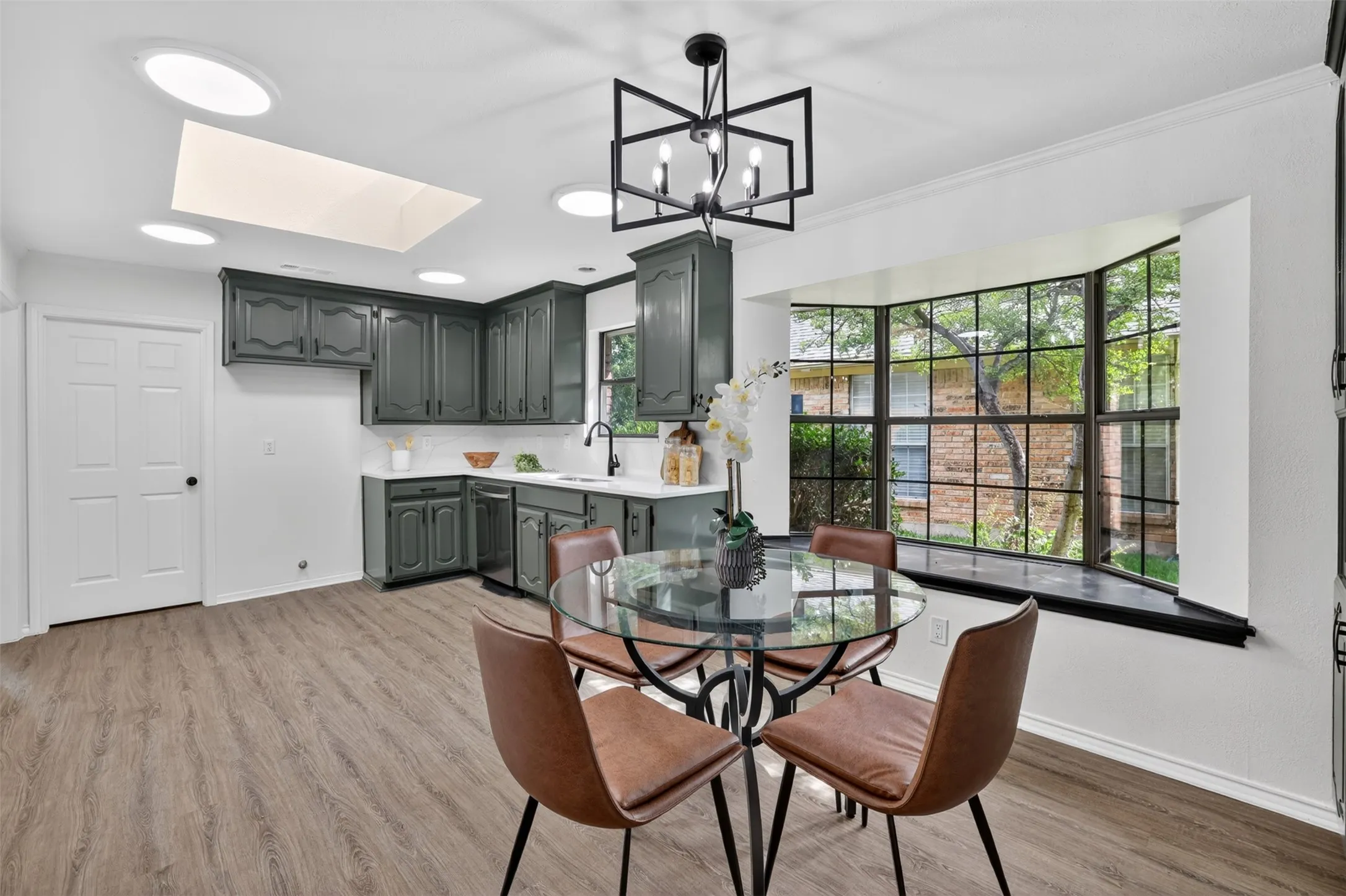 Single Family Residence For Sale in Denton County , 2340 Highlands Creek Road, Carrollton, Texas 75007, 3 Bedroom, 2 Bathroom, 2 Garage spaces, 2,393 Sqft, built in 1983, mls#21298343, Real Estate Agent in Carrollton, Homes For Sale in Denton county, Homes For Sale in Carrollton, Realtor in Carrollton Texas, Real Estate Brokerage Independent Realty Texas, Luminita Cordes Realtor