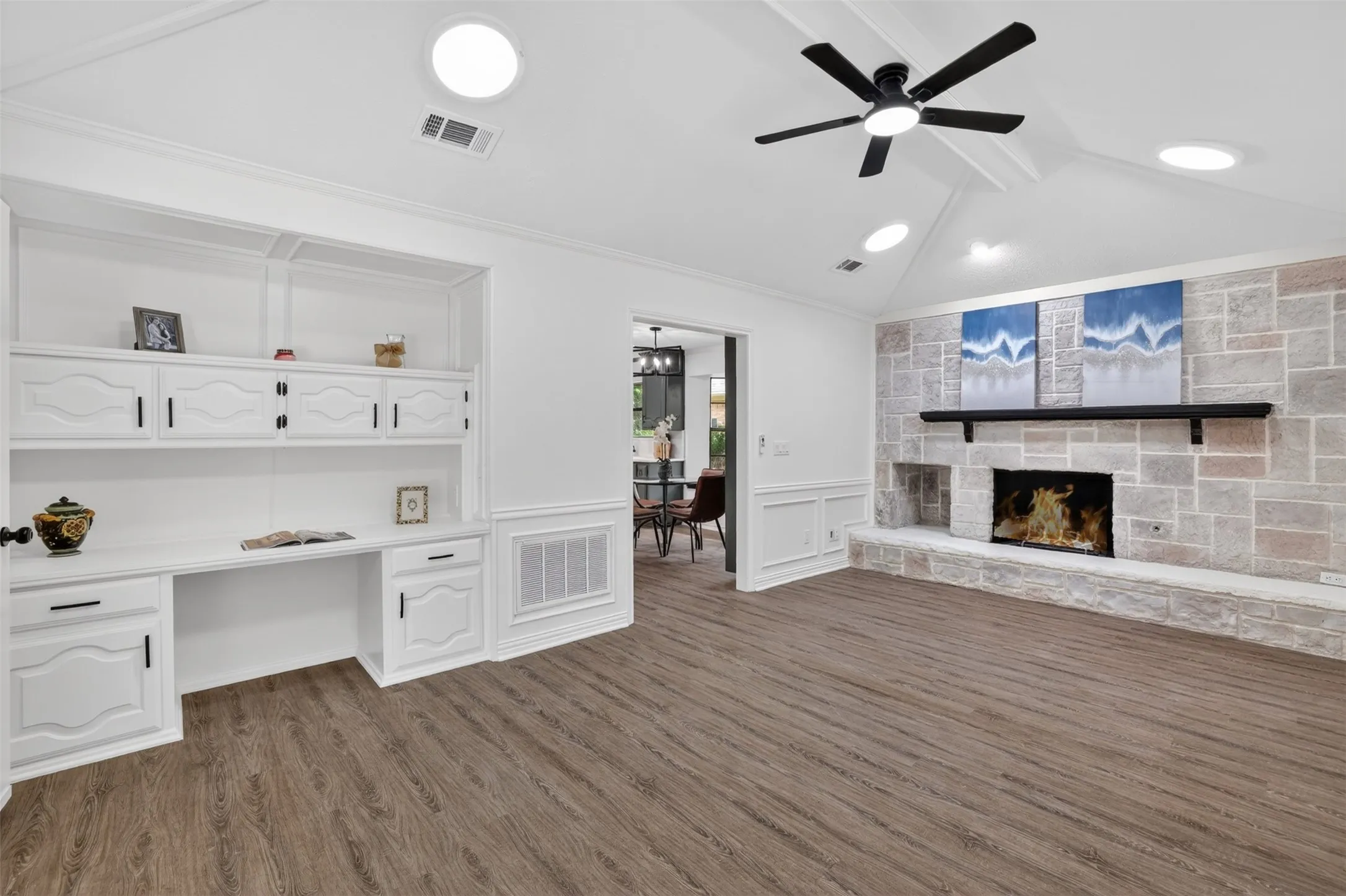 Single Family Residence For Sale in Denton County , 2340 Highlands Creek Road, Carrollton, Texas 75007, 3 Bedroom, 2 Bathroom, 2 Garage spaces, 2,393 Sqft, built in 1983, mls#21298343, Real Estate Agent in Carrollton, Homes For Sale in Denton county, Homes For Sale in Carrollton, Realtor in Carrollton Texas, Real Estate Brokerage Independent Realty Texas, Luminita Cordes Realtor