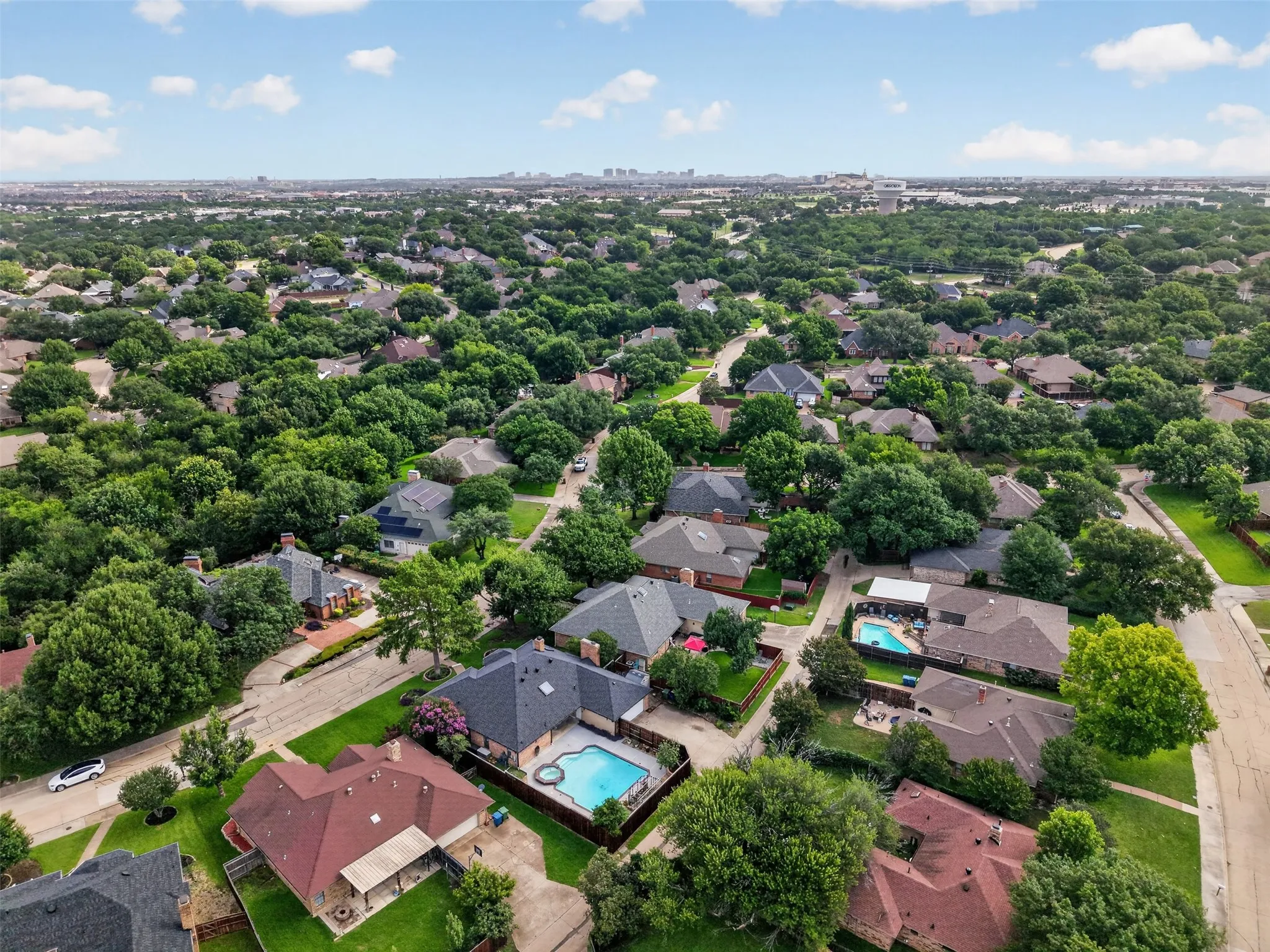 Single Family Residence For Sale in Denton County , 2340 Highlands Creek Road, Carrollton, Texas 75007, 3 Bedroom, 2 Bathroom, 2 Garage spaces, 2,393 Sqft, built in 1983, mls#21298343, Real Estate Agent in Carrollton, Homes For Sale in Denton county, Homes For Sale in Carrollton, Realtor in Carrollton Texas, Real Estate Brokerage Independent Realty Texas, Luminita Cordes Realtor