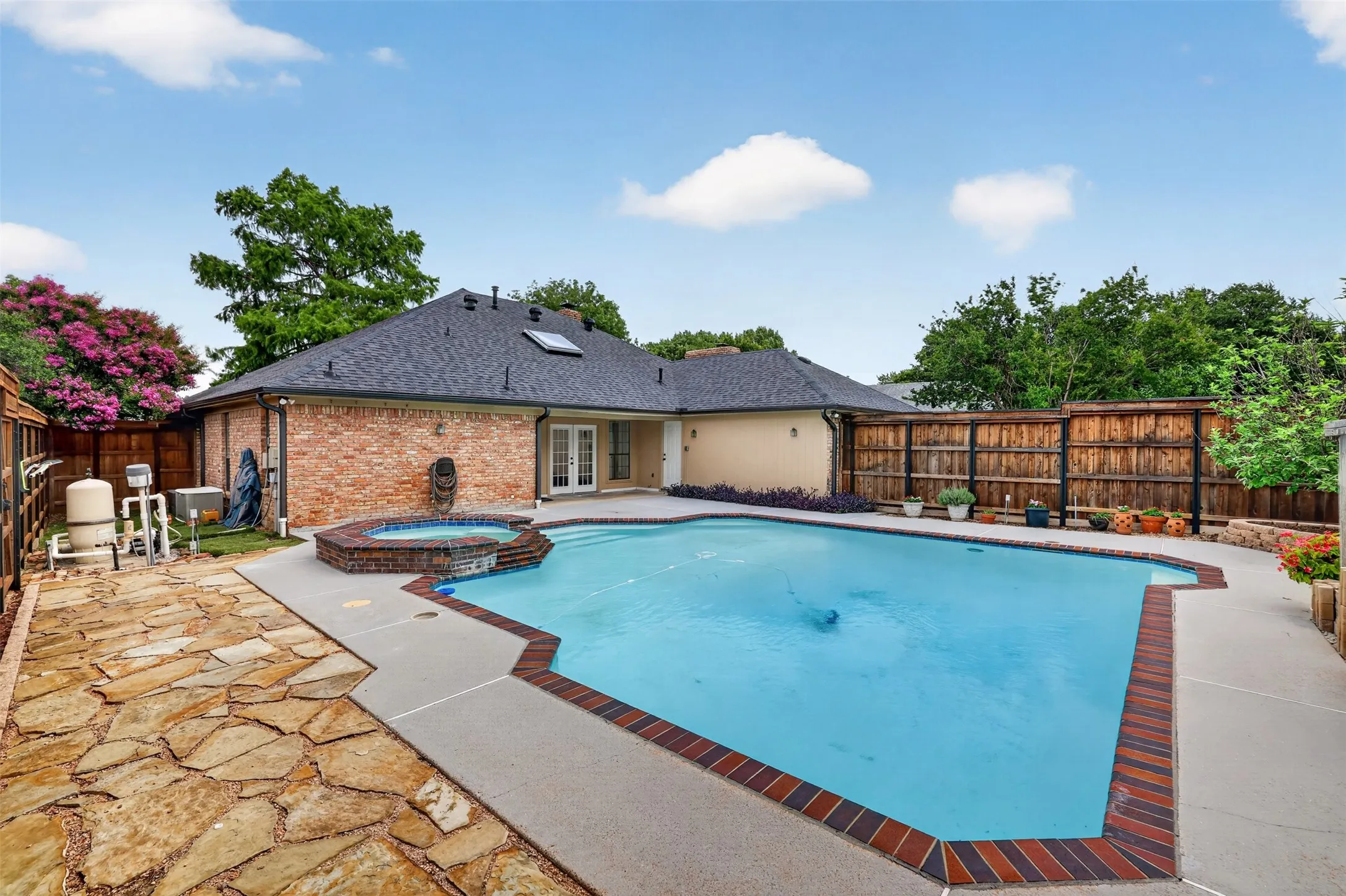 Single Family Residence For Sale in Denton County , 2340 Highlands Creek Road, Carrollton, Texas 75007, 3 Bedroom, 2 Bathroom, 2 Garage spaces, 2,393 Sqft, built in 1983, mls#21298343, Real Estate Agent in Carrollton, Homes For Sale in Denton county, Homes For Sale in Carrollton, Realtor in Carrollton Texas, Real Estate Brokerage Independent Realty Texas, Luminita Cordes Realtor
