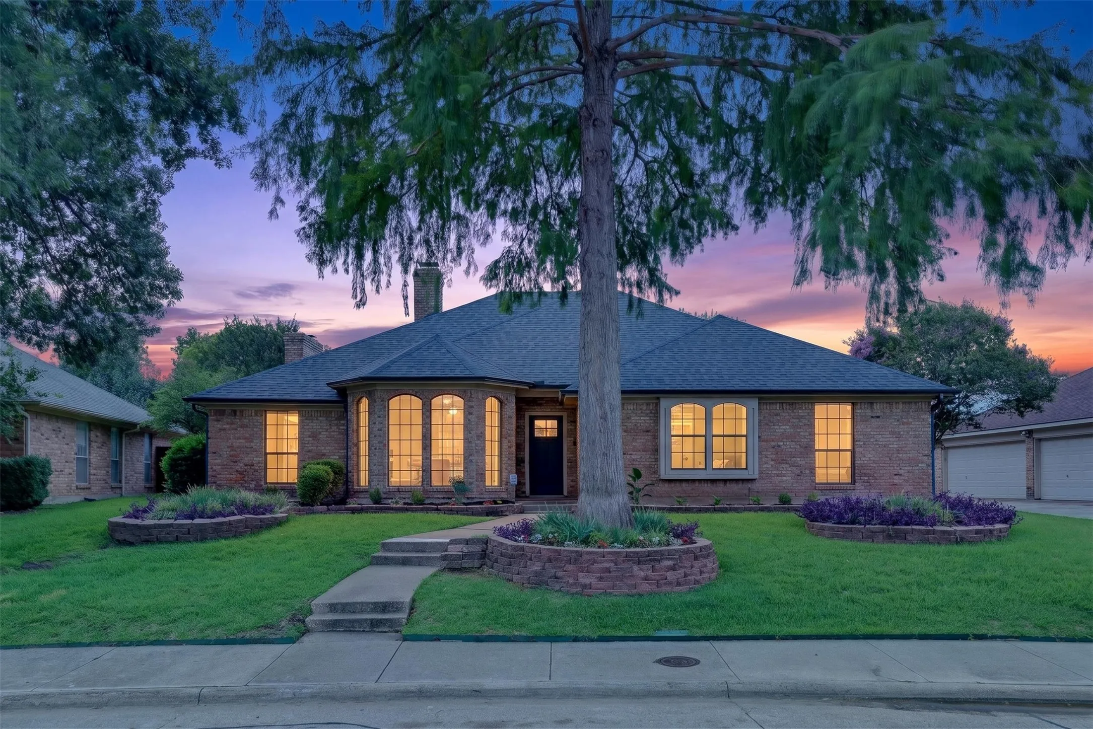 Single Family Residence For Sale in Denton County , 2340 Highlands Creek Road, Carrollton, Texas 75007, 3 Bedroom, 2 Bathroom, 2 Garage spaces, 2,393 Sqft, built in 1983, mls#21298343, Real Estate Agent in Carrollton, Homes For Sale in Denton county, Homes For Sale in Carrollton, Realtor in Carrollton Texas, Real Estate Brokerage Independent Realty Texas, Luminita Cordes Realtor