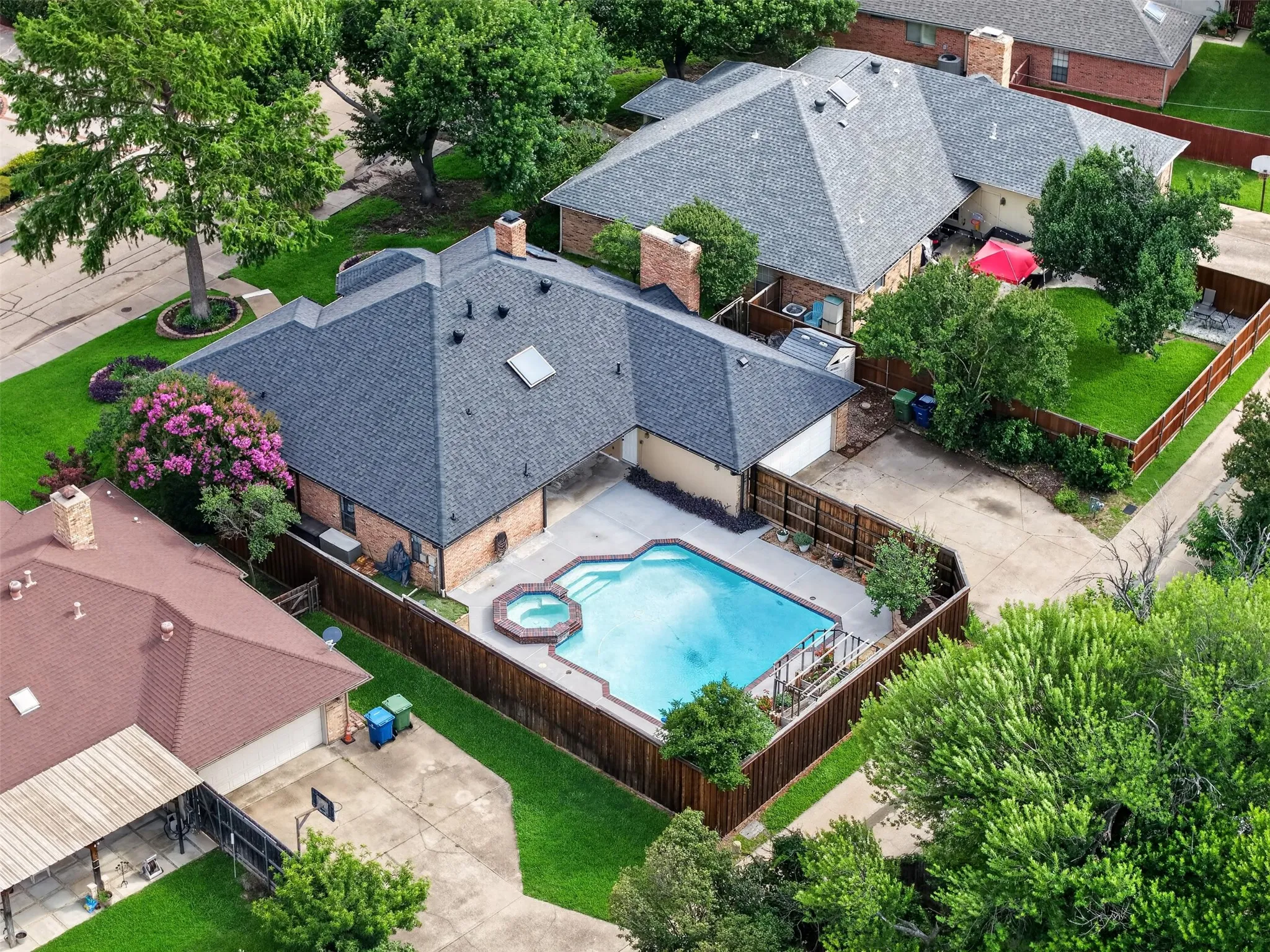 Single Family Residence For Sale in Denton County , 2340 Highlands Creek Road, Carrollton, Texas 75007, 3 Bedroom, 2 Bathroom, 2 Garage spaces, 2,393 Sqft, built in 1983, mls#21298343, Real Estate Agent in Carrollton, Homes For Sale in Denton county, Homes For Sale in Carrollton, Realtor in Carrollton Texas, Real Estate Brokerage Independent Realty Texas, Luminita Cordes Realtor