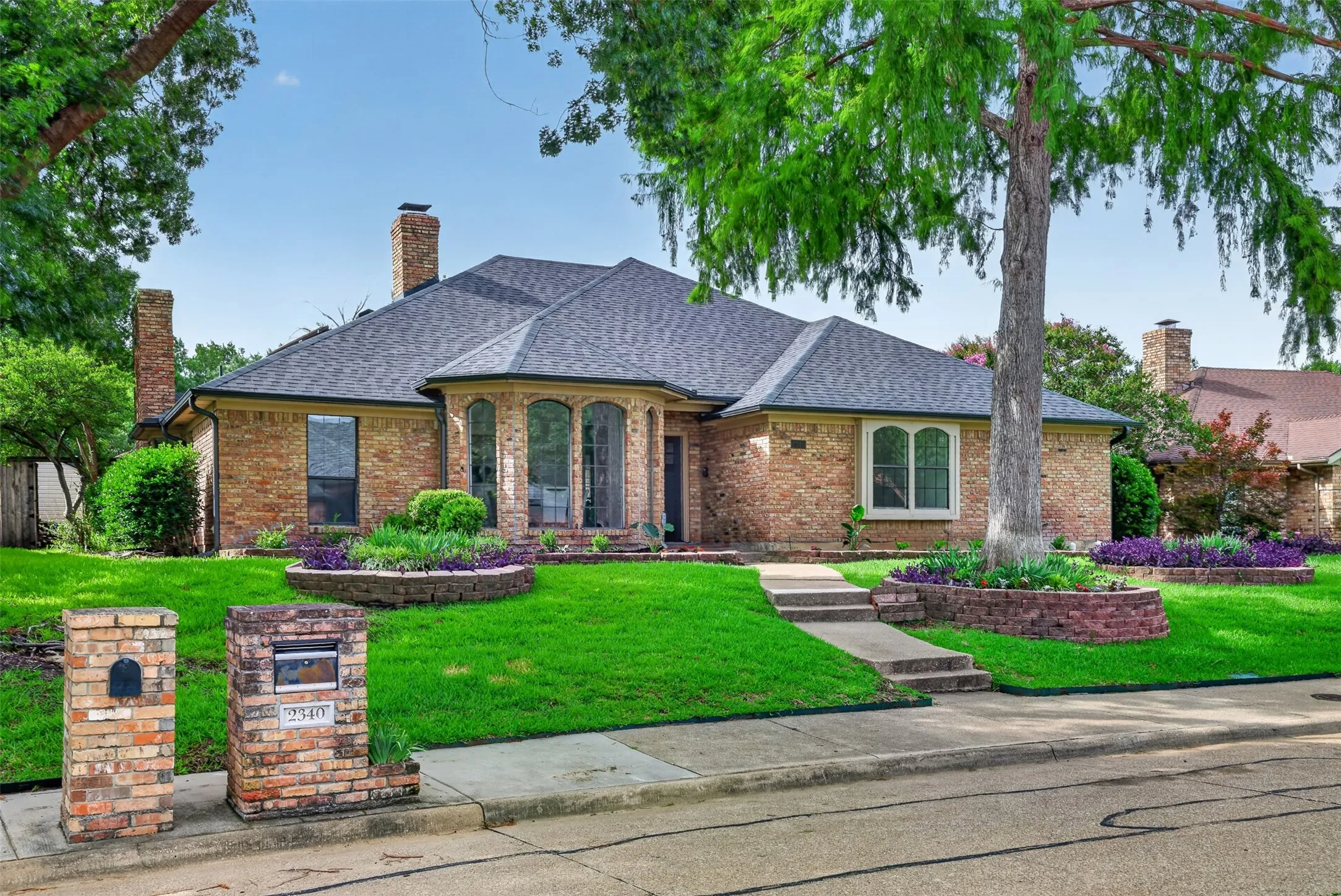 Single Family Residence For Sale in Denton County , 2340 Highlands Creek Road, Carrollton, Texas 75007, 3 Bedroom, 2 Bathroom, 2 Garage spaces, 2,393 Sqft, built in 1983, mls#21298343, Real Estate Agent in Carrollton, Homes For Sale in Denton county, Homes For Sale in Carrollton, Realtor in Carrollton Texas, Real Estate Brokerage Independent Realty Texas, Luminita Cordes Realtor