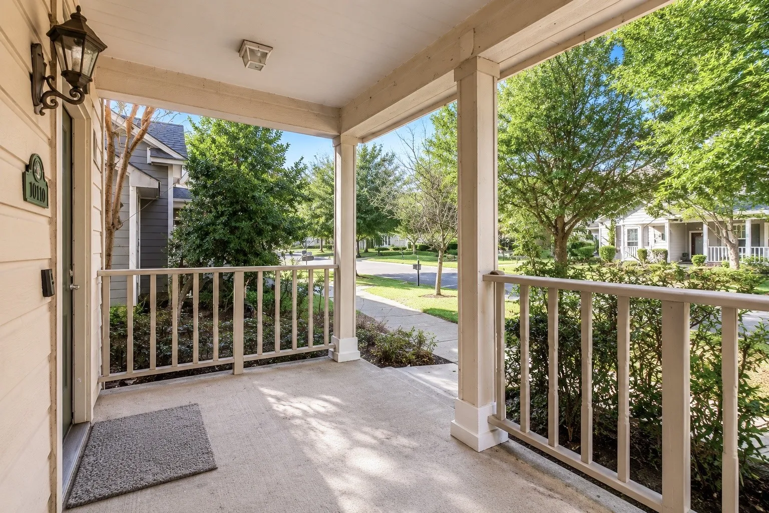 Single Family Residence For Sale in Denton County , 10110 Lakeview Drive, Providence Village, Texas 76227, 5 Bedroom, 4 Bathroom, 2 Garage spaces, 2,220 Sqft, built in 2003, mls#21299696, Real Estate Agent in Providence Village, Homes For Sale in Denton county, Homes For Sale in Providence Village, Realtor in Providence Village Texas, Real Estate Brokerage Independent Realty Texas, Luminita Cordes Realtor