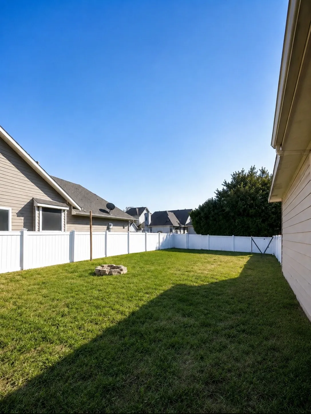 Single Family Residence For Sale in Denton County , 10110 Lakeview Drive, Providence Village, Texas 76227, 5 Bedroom, 4 Bathroom, 2 Garage spaces, 2,220 Sqft, built in 2003, mls#21299696, Real Estate Agent in Providence Village, Homes For Sale in Denton county, Homes For Sale in Providence Village, Realtor in Providence Village Texas, Real Estate Brokerage Independent Realty Texas, Luminita Cordes Realtor