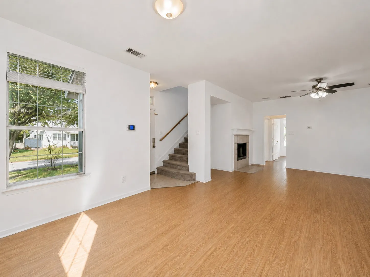 Single Family Residence For Sale in Denton County , 10110 Lakeview Drive, Providence Village, Texas 76227, 5 Bedroom, 4 Bathroom, 2 Garage spaces, 2,220 Sqft, built in 2003, mls#21299696, Real Estate Agent in Providence Village, Homes For Sale in Denton county, Homes For Sale in Providence Village, Realtor in Providence Village Texas, Real Estate Brokerage Independent Realty Texas, Luminita Cordes Realtor