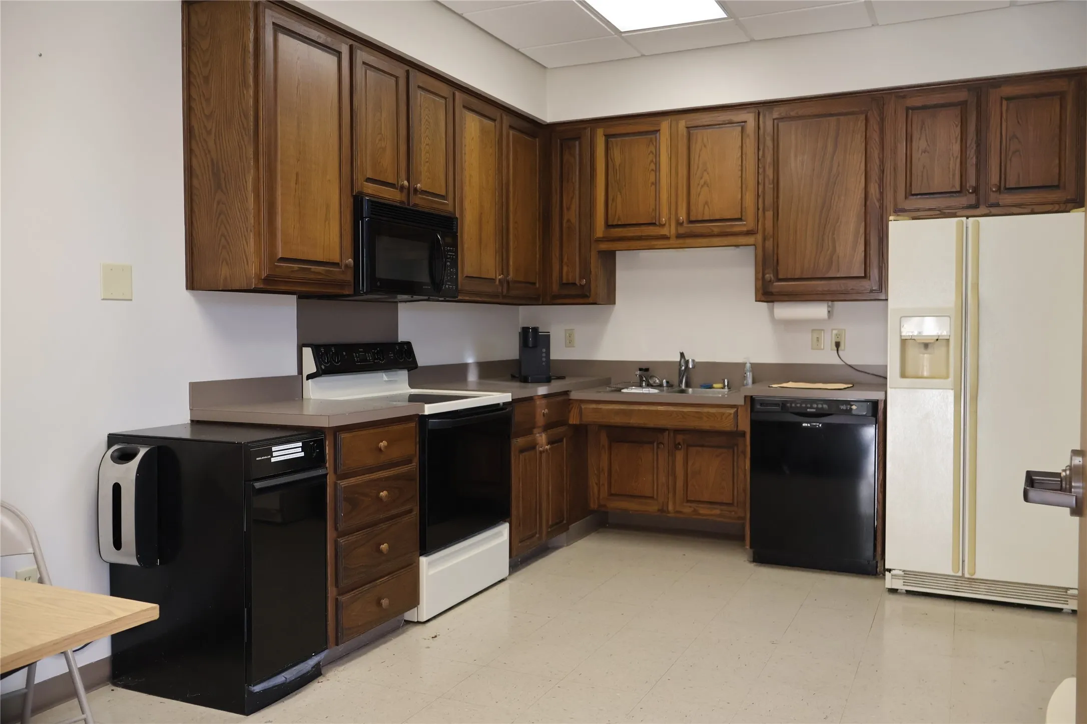 Office For Sale in Tarrant County , 330 Grapevine Highway, Hurst, Texas 76054, 0, 0, Garage spaces, 0 Sqft, built in 2000, Price $1,690,000, mls#21296849, Real Estate Agent in Hurst, Homes For Sale in Tarrant county, Homes For Sale in Hurst, Realtor in Hurst Texas, Real Estate Brokerage Independent Realty Texas, Luminita Cordes Realtor