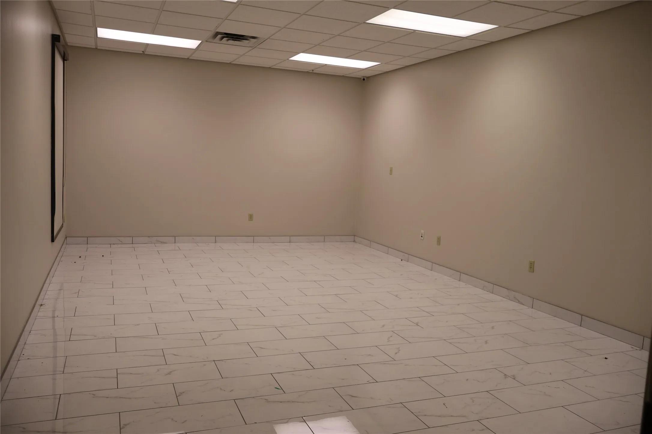Office For Sale in Tarrant County , 330 Grapevine Highway, Hurst, Texas 76054, 0, 0, Garage spaces, 0 Sqft, built in 2000, Price $1,690,000, mls#21296849, Real Estate Agent in Hurst, Homes For Sale in Tarrant county, Homes For Sale in Hurst, Realtor in Hurst Texas, Real Estate Brokerage Independent Realty Texas, Luminita Cordes Realtor
