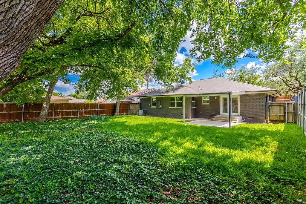 Single Family Residence For Sale in Dallas County , 10623 Mccree Road, Dallas, Texas 75238, 3 Bedroom, 3 Bathroom, 2 Garage spaces, 1,429 Sqft, built in 1958, mls#21299432, Real Estate Agent in Dallas, Homes For Sale in Dallas county, Homes For Sale in Dallas, Realtor in Dallas Texas, Real Estate Brokerage Independent Realty Texas, Luminita Cordes Realtor
