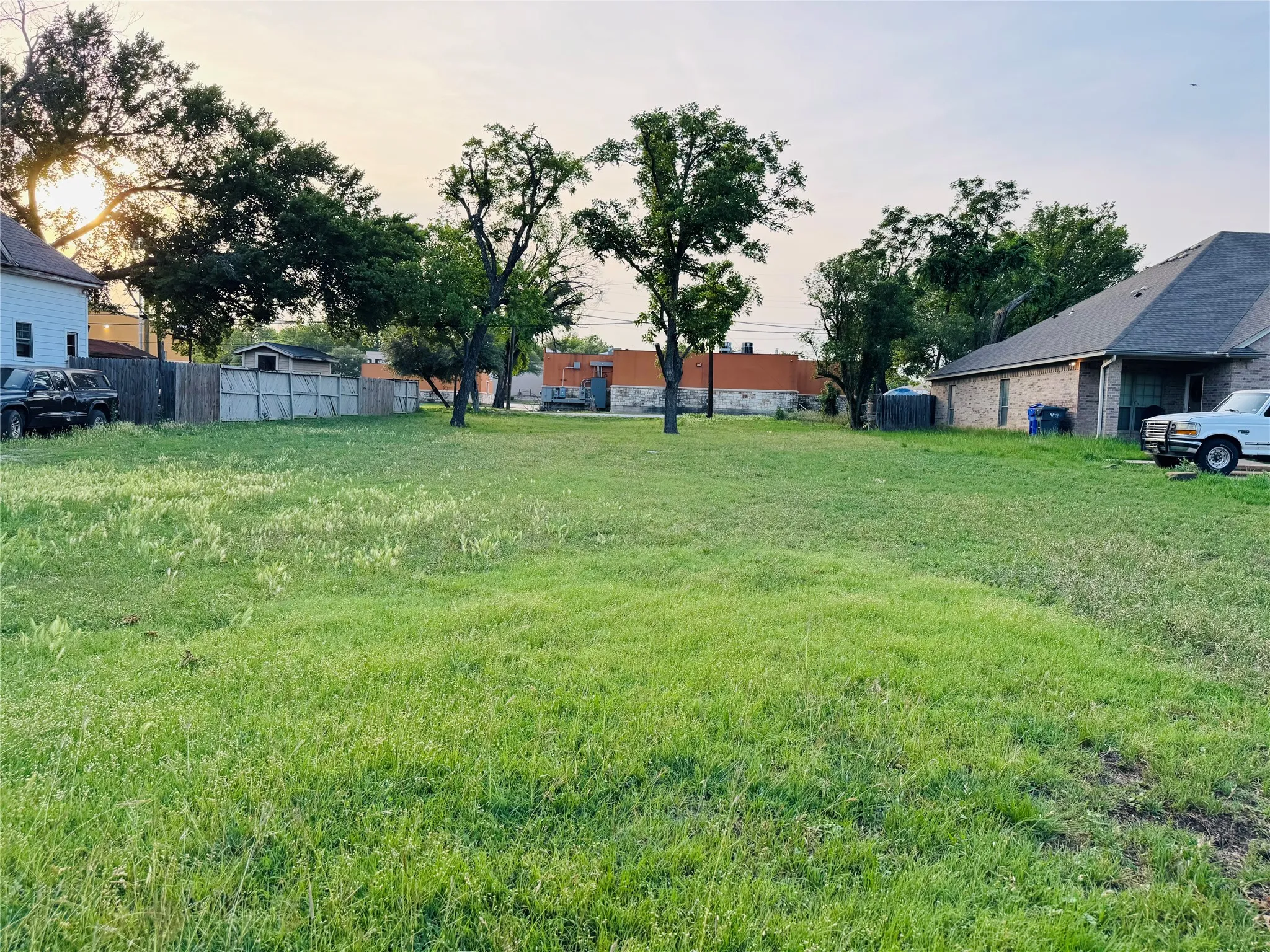 Unimproved Land For Sale in Mc Lennan County , 2121 Columbus Avenue, Waco, Texas 76701, 0, 0, Garage spaces, 0 Sqft, built in 0, Price $124,900, mls#21299698, Real Estate Agent in Waco, Homes For Sale in Mc Lennan county, Homes For Sale in Waco, Realtor in Waco Texas, Real Estate Brokerage Independent Realty Texas, Luminita Cordes Realtor