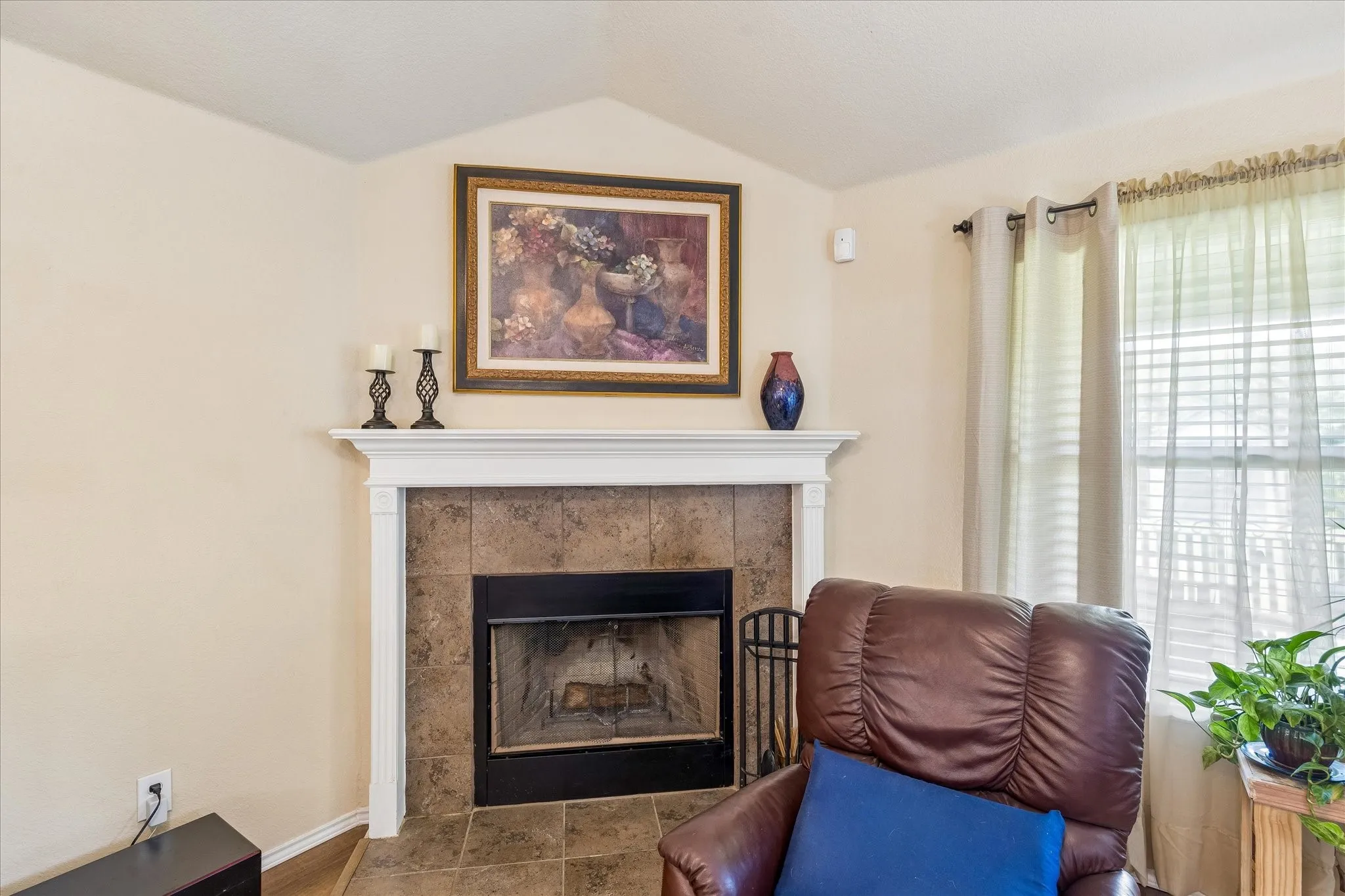 Single Family Residence For Sale in Tarrant County , 841 Reveille Road, Fort Worth, Texas 76108, 3 Bedroom, 2 Bathroom, 2 Garage spaces, 2,091 Sqft, built in 2008, mls#21298661, Real Estate Agent in Fort Worth, Homes For Sale in Tarrant county, Homes For Sale in Fort Worth, Realtor in Fort Worth Texas, Real Estate Brokerage Independent Realty Texas, Luminita Cordes Realtor