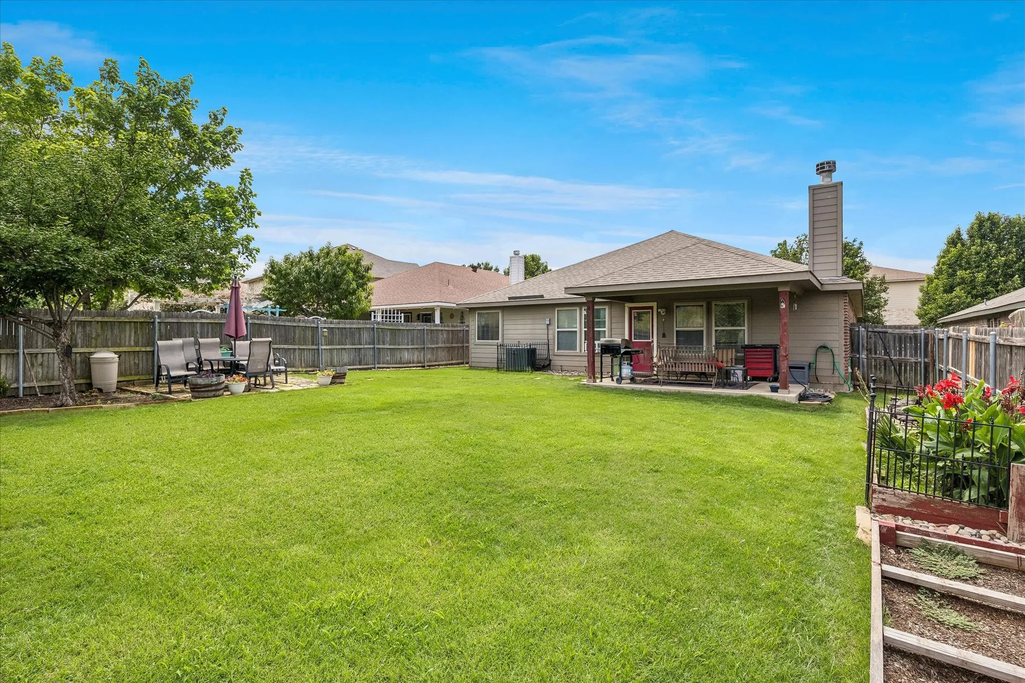 Single Family Residence For Sale in Tarrant County , 841 Reveille Road, Fort Worth, Texas 76108, 3 Bedroom, 2 Bathroom, 2 Garage spaces, 2,091 Sqft, built in 2008, mls#21298661, Real Estate Agent in Fort Worth, Homes For Sale in Tarrant county, Homes For Sale in Fort Worth, Realtor in Fort Worth Texas, Real Estate Brokerage Independent Realty Texas, Luminita Cordes Realtor