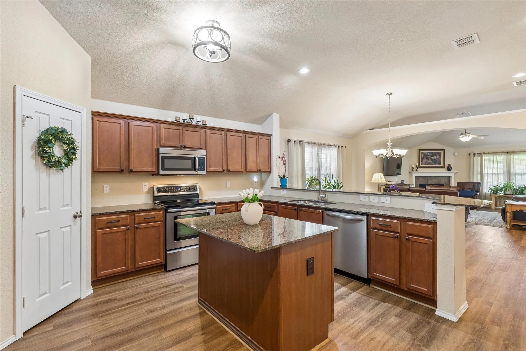 Single Family Residence For Sale in Tarrant County , 841 Reveille Road, Fort Worth, Texas 76108, 3 Bedroom, 2 Bathroom, 2 Garage spaces, 2,091 Sqft, built in 2008, mls#21298661, Real Estate Agent in Fort Worth, Homes For Sale in Tarrant county, Homes For Sale in Fort Worth, Realtor in Fort Worth Texas, Real Estate Brokerage Independent Realty Texas, Luminita Cordes Realtor