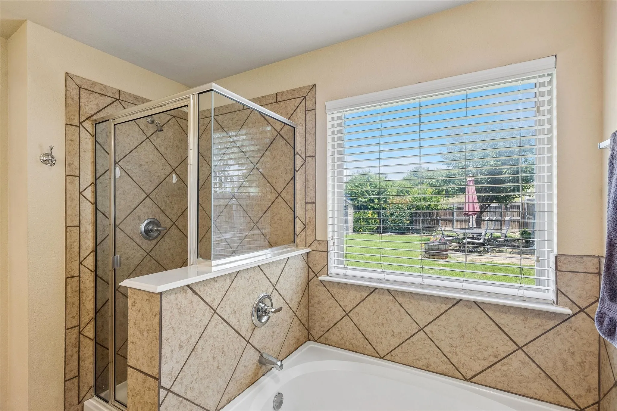 Single Family Residence For Sale in Tarrant County , 841 Reveille Road, Fort Worth, Texas 76108, 3 Bedroom, 2 Bathroom, 2 Garage spaces, 2,091 Sqft, built in 2008, mls#21298661, Real Estate Agent in Fort Worth, Homes For Sale in Tarrant county, Homes For Sale in Fort Worth, Realtor in Fort Worth Texas, Real Estate Brokerage Independent Realty Texas, Luminita Cordes Realtor