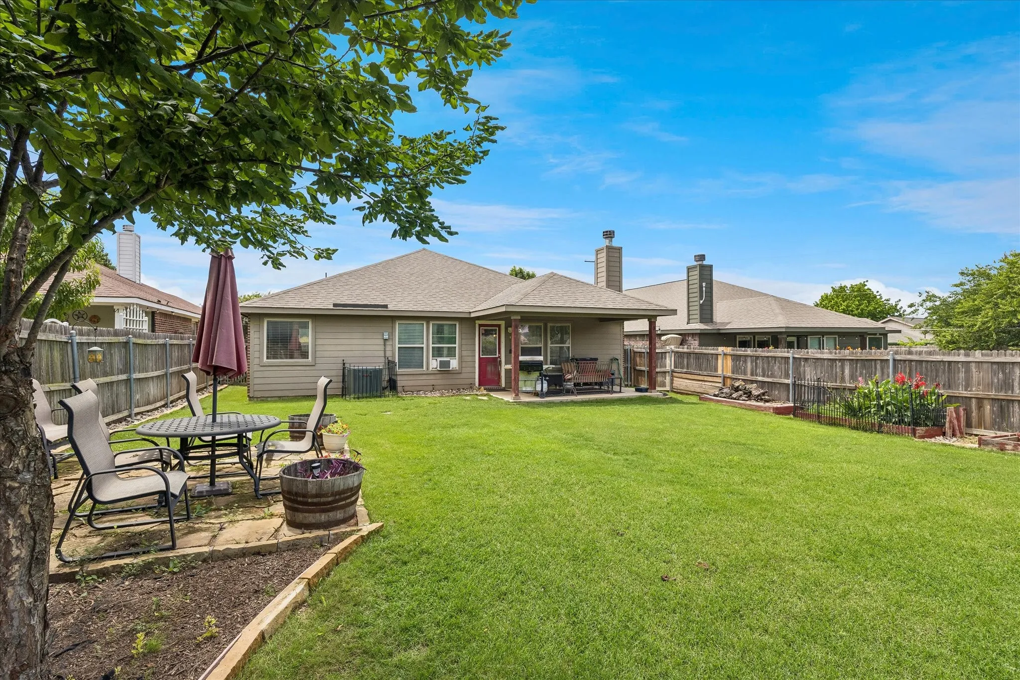 Single Family Residence For Sale in Tarrant County , 841 Reveille Road, Fort Worth, Texas 76108, 3 Bedroom, 2 Bathroom, 2 Garage spaces, 2,091 Sqft, built in 2008, mls#21298661, Real Estate Agent in Fort Worth, Homes For Sale in Tarrant county, Homes For Sale in Fort Worth, Realtor in Fort Worth Texas, Real Estate Brokerage Independent Realty Texas, Luminita Cordes Realtor