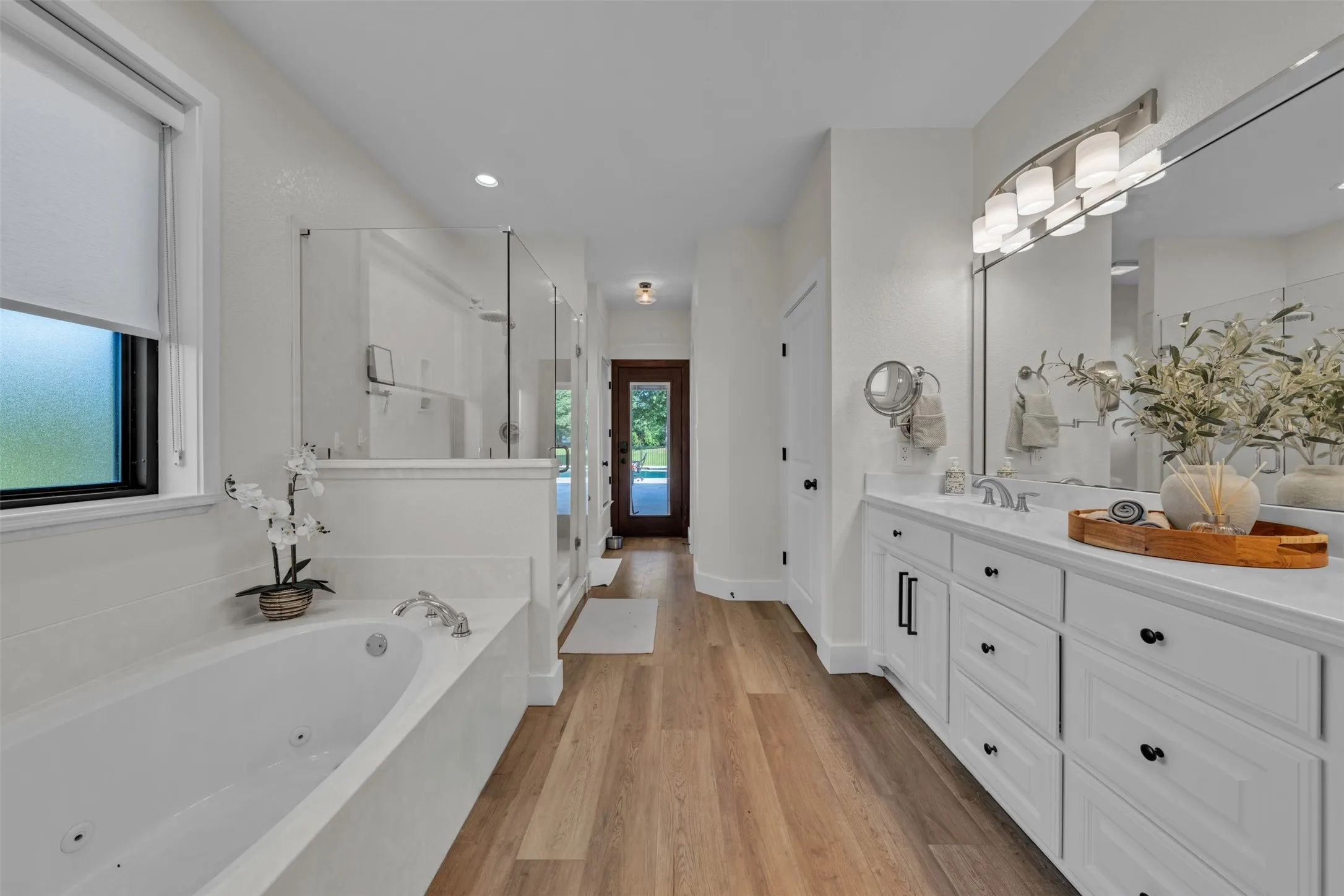 Single Family Residence For Sale in Tarrant County , 7466 Bent Trail, Mansfield, Texas 76063, 4 Bedroom, 3 Bathroom, 3 Garage spaces, 2,671 Sqft, built in 2003, mls#21291426, Real Estate Agent in Mansfield, Homes For Sale in Tarrant county, Homes For Sale in Mansfield, Realtor in Mansfield Texas, Real Estate Brokerage Independent Realty Texas, Luminita Cordes Realtor