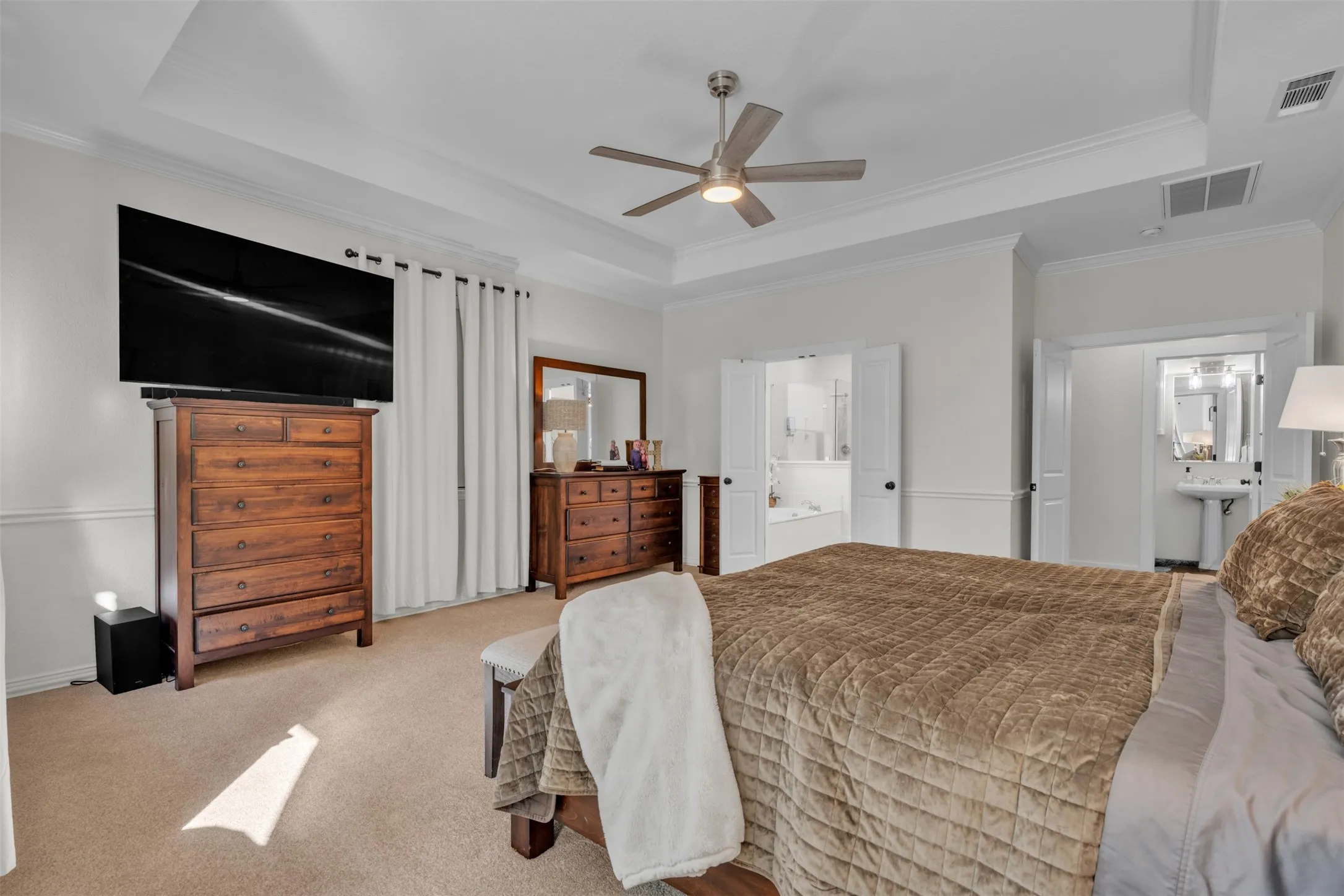Single Family Residence For Sale in Tarrant County , 7466 Bent Trail, Mansfield, Texas 76063, 4 Bedroom, 3 Bathroom, 3 Garage spaces, 2,671 Sqft, built in 2003, mls#21291426, Real Estate Agent in Mansfield, Homes For Sale in Tarrant county, Homes For Sale in Mansfield, Realtor in Mansfield Texas, Real Estate Brokerage Independent Realty Texas, Luminita Cordes Realtor