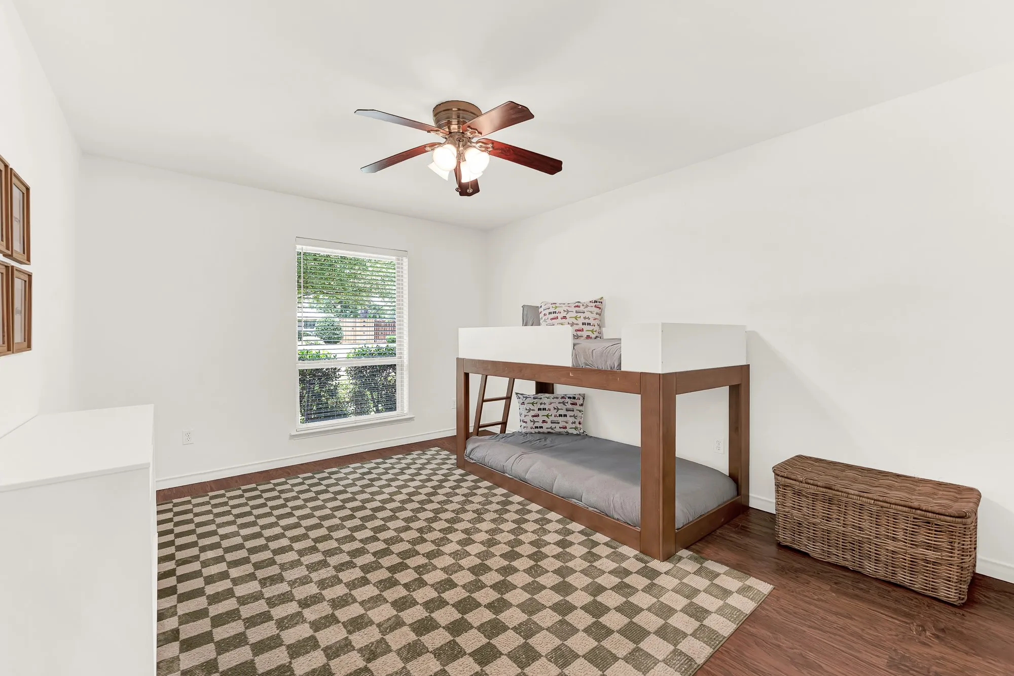 Single Family Residence For Sale in Collin County , 2814 Forest Grove Drive, Richardson, Texas 75080, 3 Bedroom, 3 Bathroom, 2 Garage spaces, 2,084 Sqft, built in 1971, mls#21283779, Real Estate Agent in Richardson, Homes For Sale in Collin county, Homes For Sale in Richardson, Realtor in Richardson Texas, Real Estate Brokerage Independent Realty Texas, Luminita Cordes Realtor