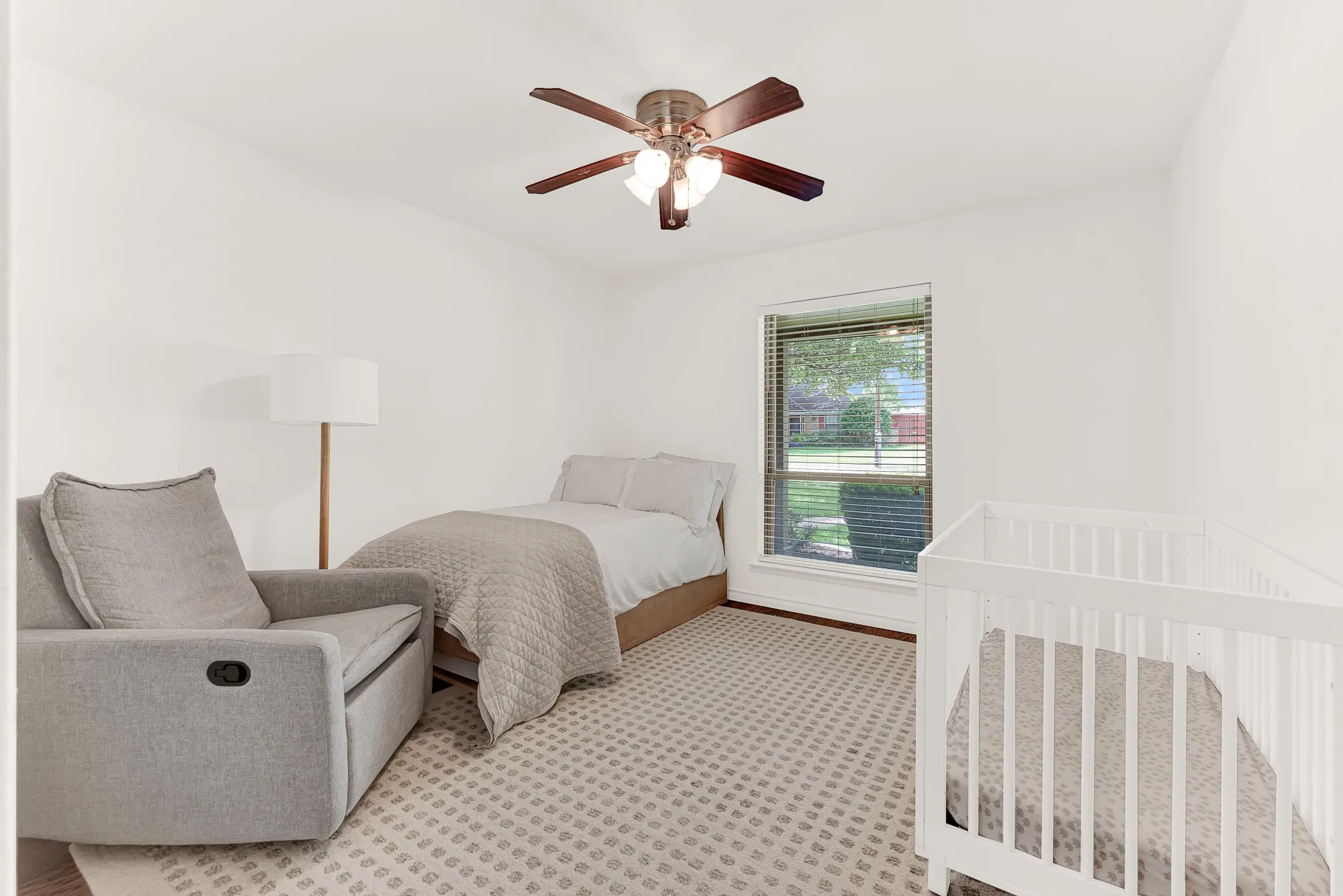 Single Family Residence For Sale in Collin County , 2814 Forest Grove Drive, Richardson, Texas 75080, 3 Bedroom, 3 Bathroom, 2 Garage spaces, 2,084 Sqft, built in 1971, mls#21283779, Real Estate Agent in Richardson, Homes For Sale in Collin county, Homes For Sale in Richardson, Realtor in Richardson Texas, Real Estate Brokerage Independent Realty Texas, Luminita Cordes Realtor